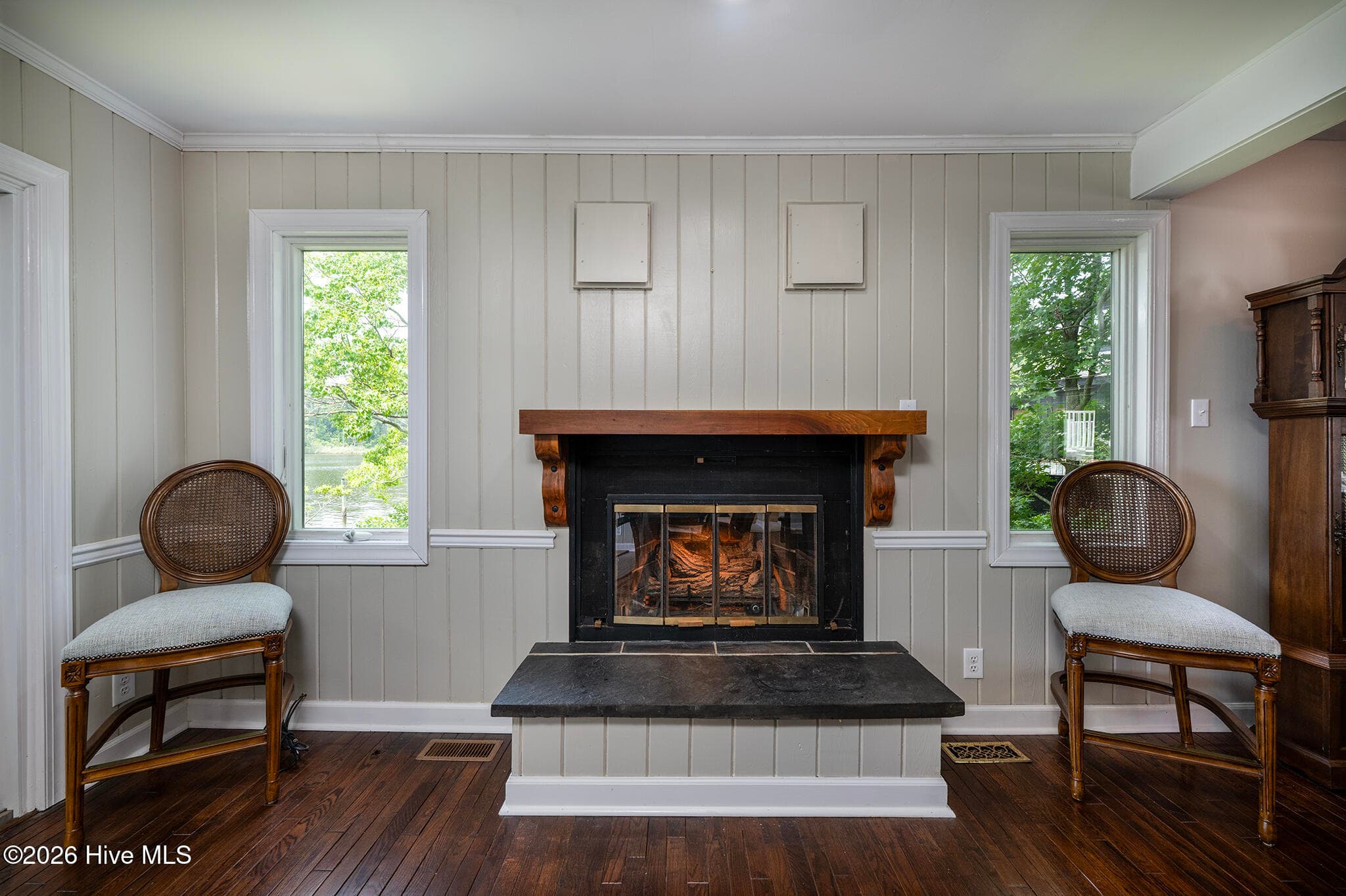 Cozy Fireplace - 5616 Gondolier Drive, New Bern, NC 28560