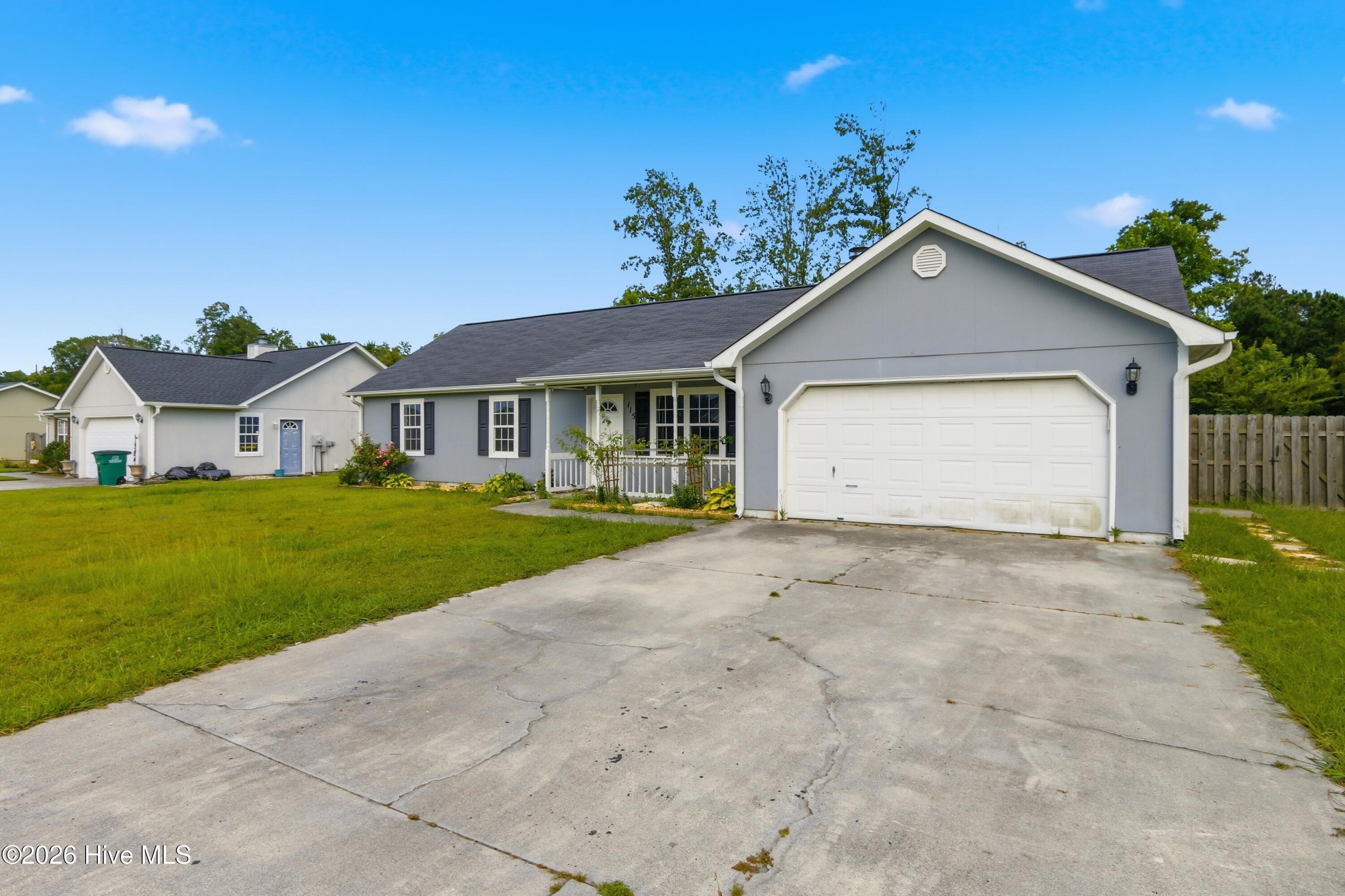 Single Family Residence at 115 Daphne Drive, Hubert, NC 28539, photo 4 of 34