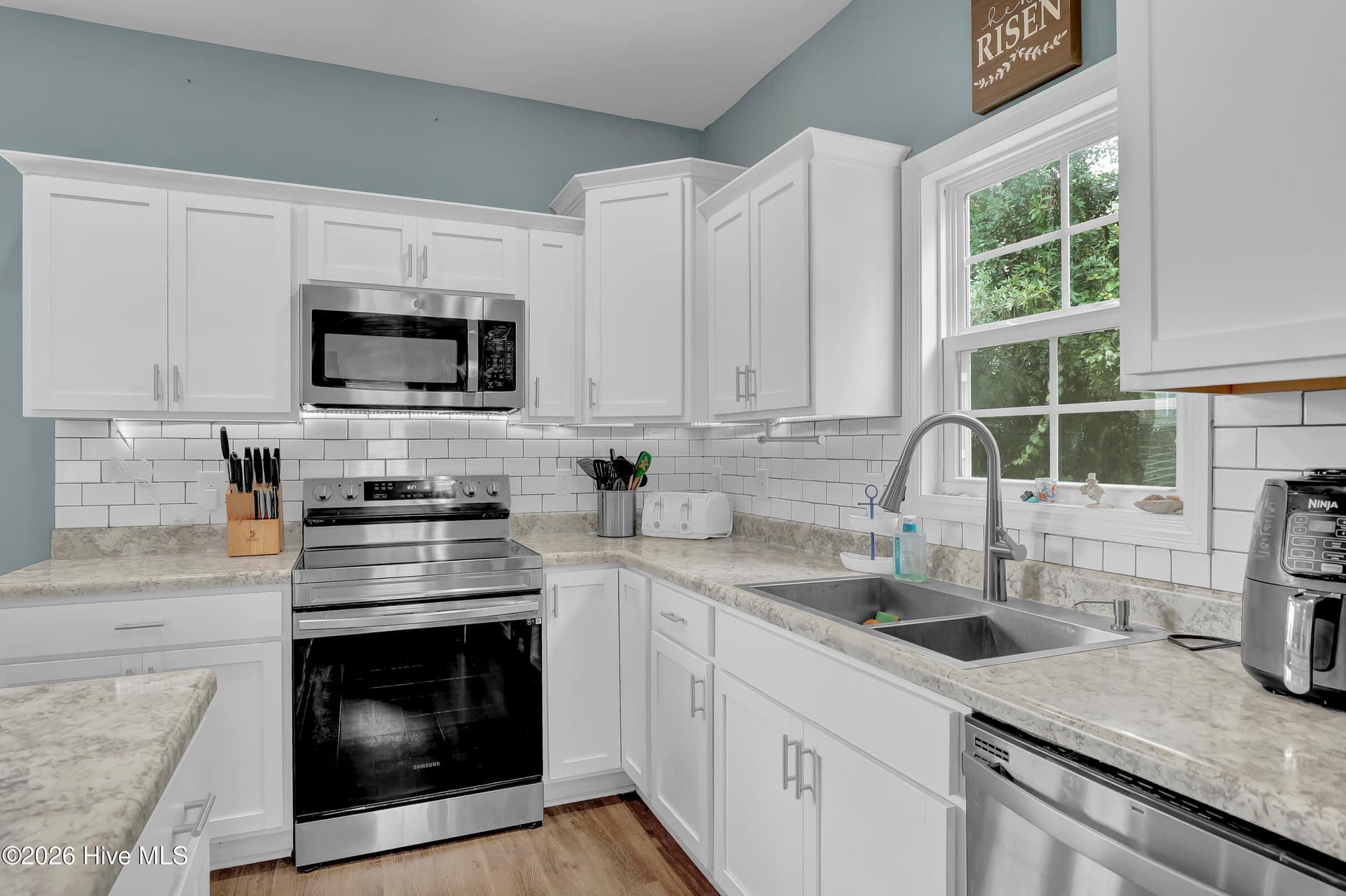 Single Family Residence at 313 Mango Place N, Hubert, NC 28539, photo 15 of 22