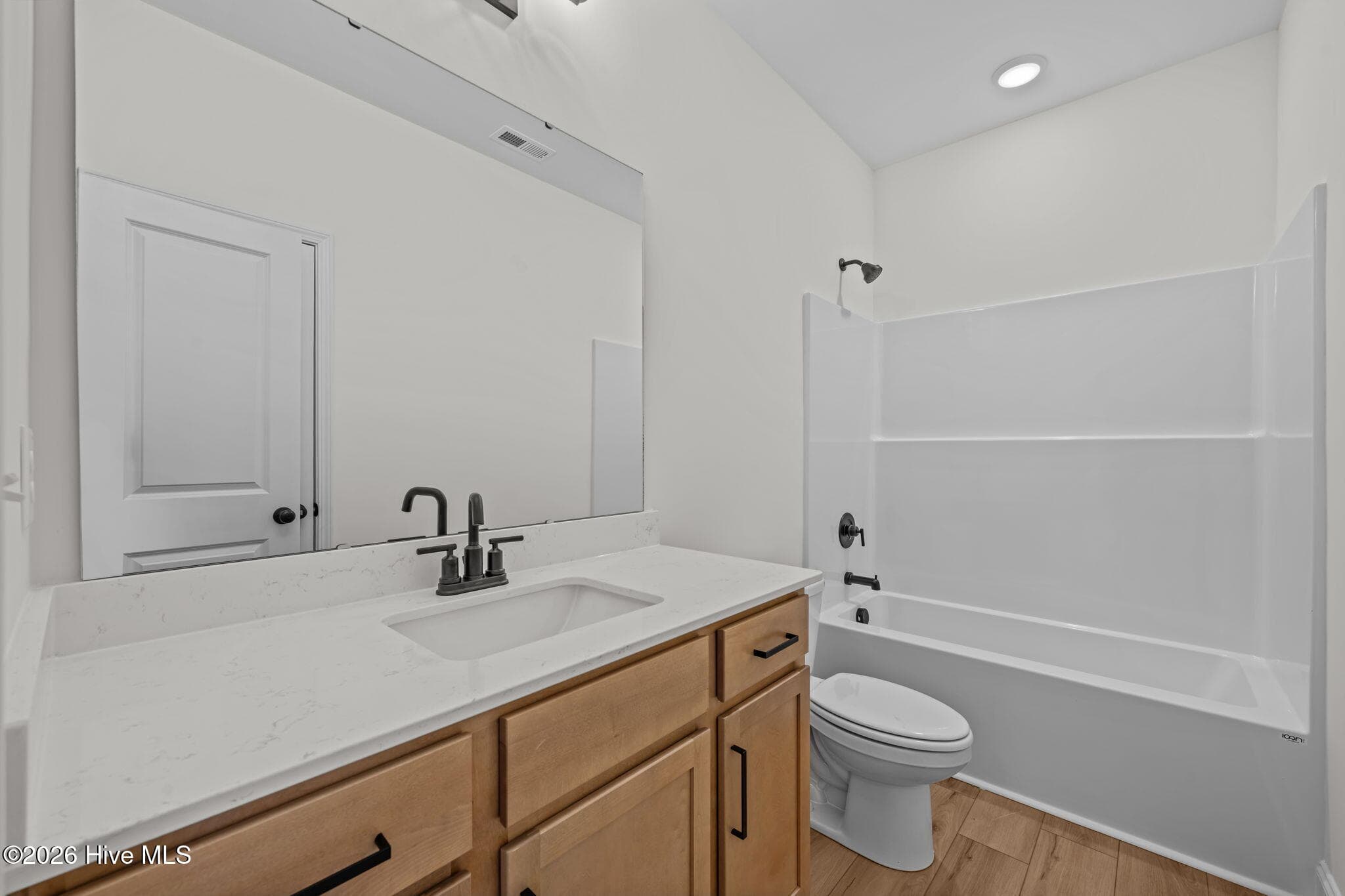 Full bath - 1216 Petite Terre Court, New Bern, NC 28560