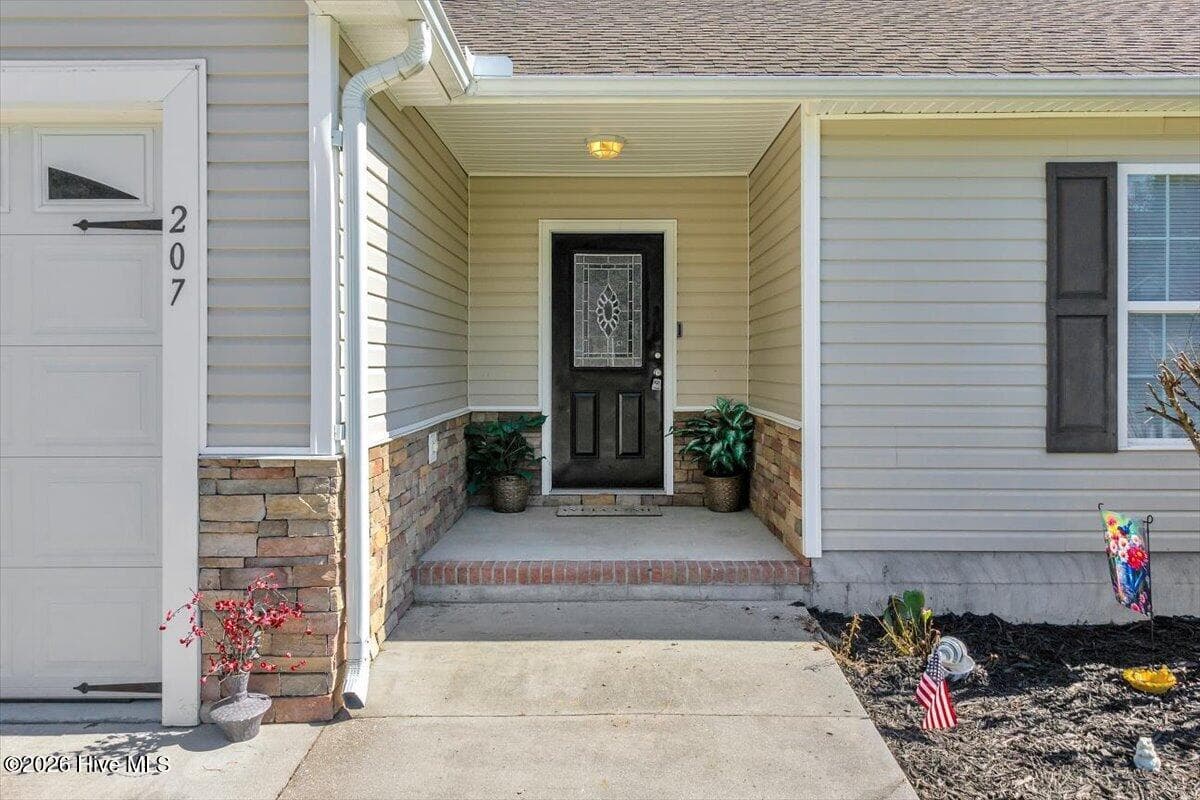 Single Family Residence at 207 Demetrius Court, Hubert, NC 28539, photo 3 of 35