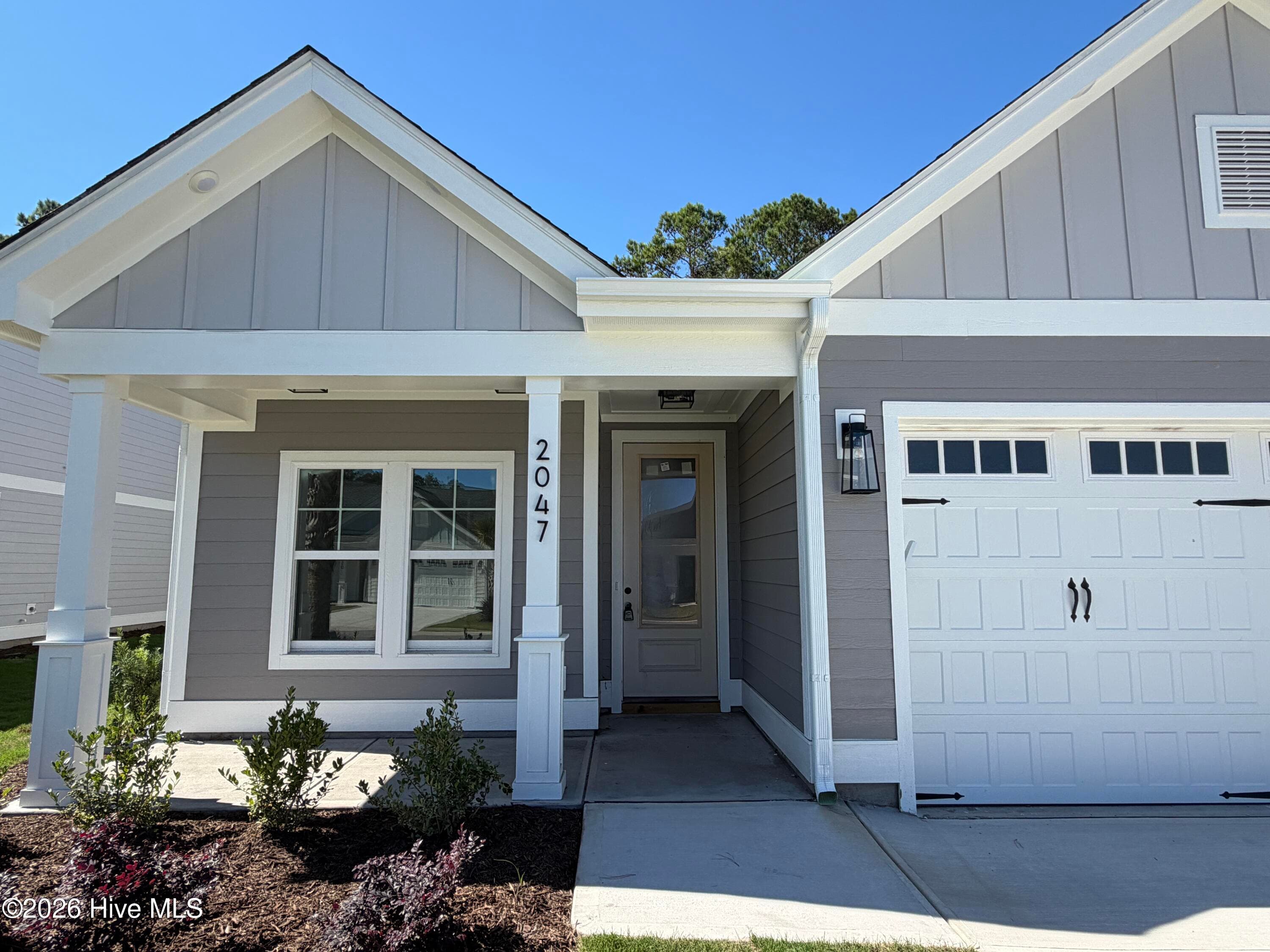 Single Family Residence at 2047 Greenside Manor Drive SW, Ocean Isle Beach, NC 28469, photo 2 of 5