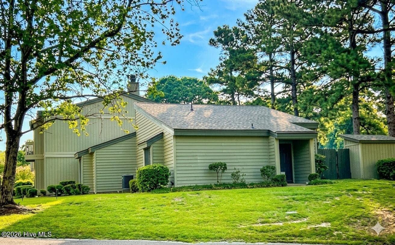 Condominium at 118 The Bunkers, Aiken, SC 29803, photo 2 of 40