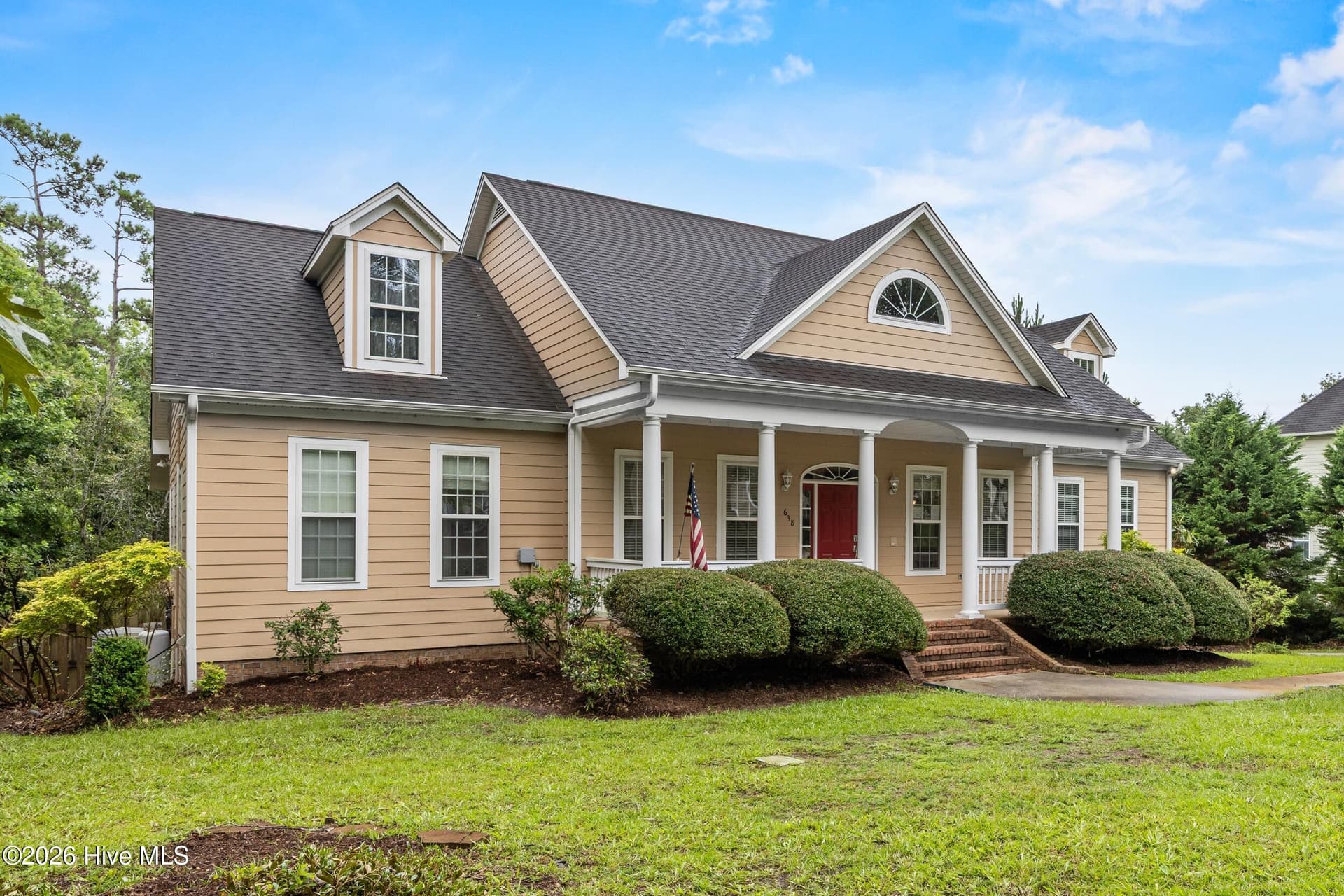 Single Family Residence at 638 Ravenswood Road, Hampstead, NC 28443, photo 2 of 100