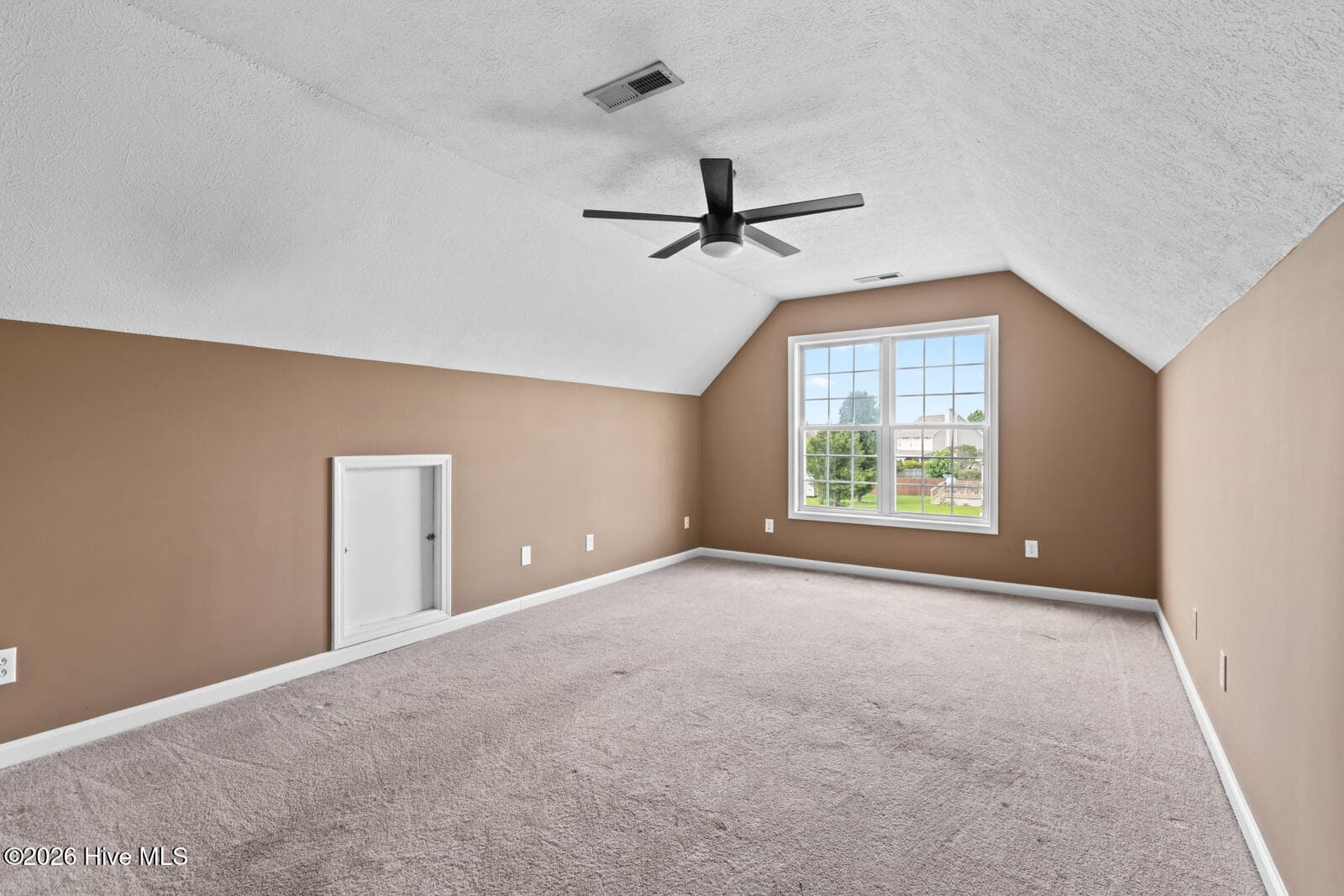 Single Family Residence at 101 New Castle Drive, Jacksonville, NC 28540, photo 16 of 33