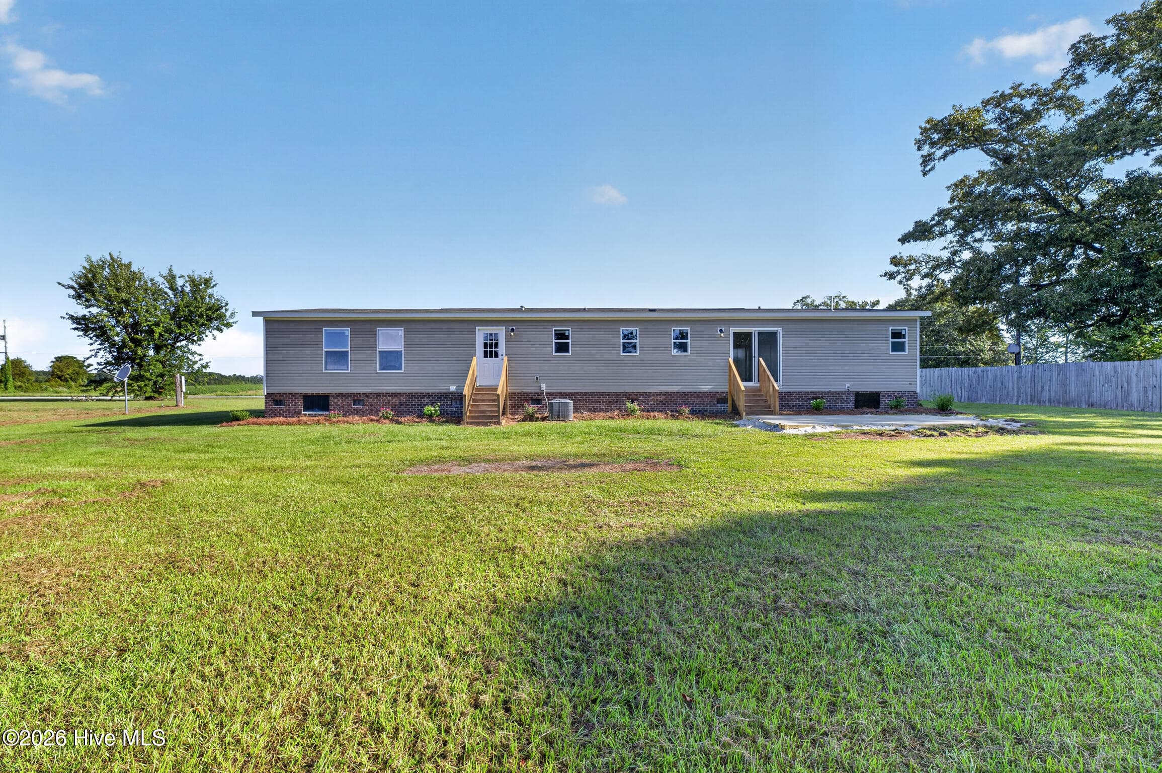 Manufactured Home at 1978 E Hanrahan Road, Ayden, NC 28513, photo 13 of 46