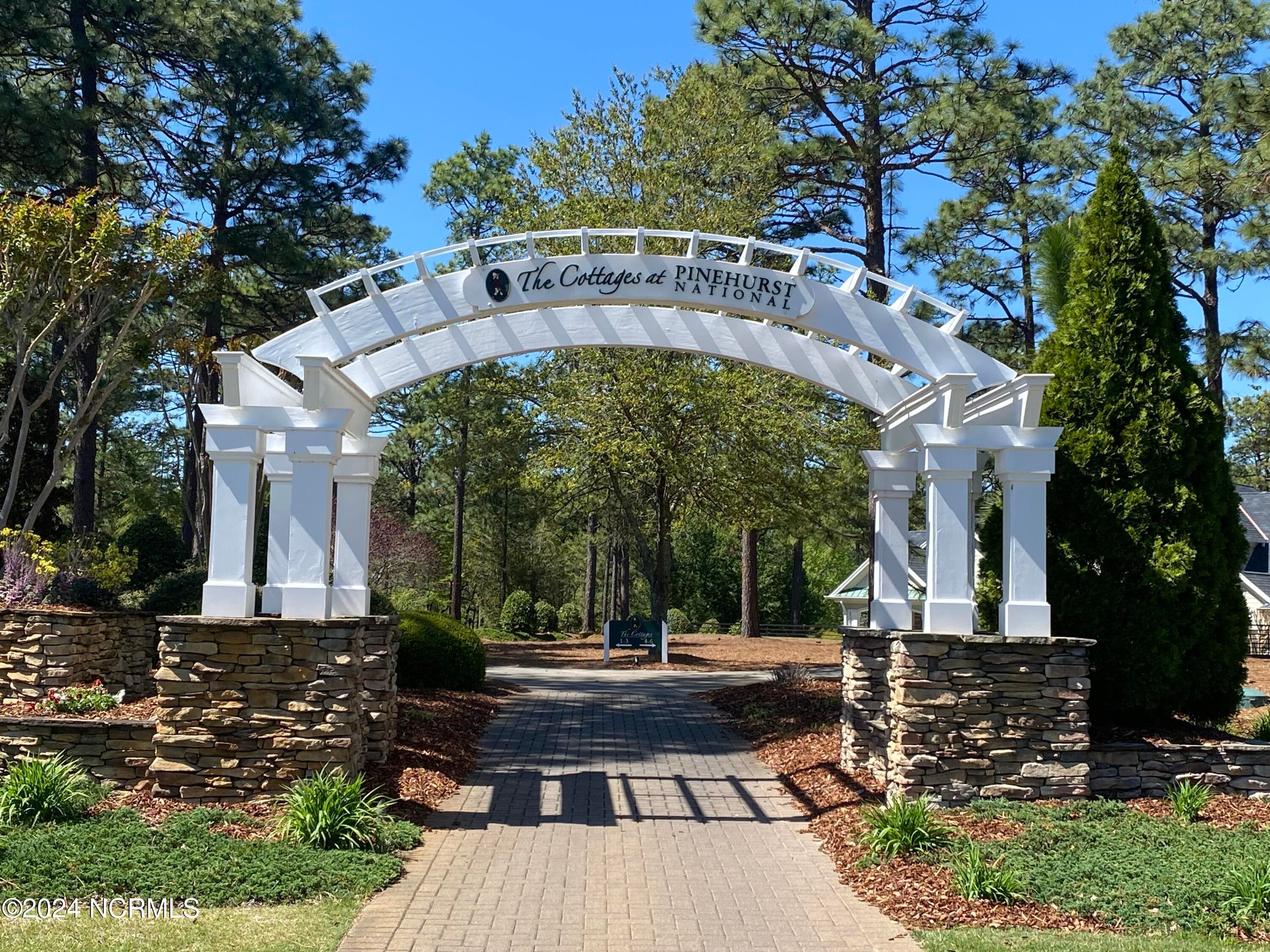 Welcome to the prestigious vacation home located in the prestigious and gated Pinehurst National No. 9. - 280 Cochrane Castle Circle # 8, Pinehurst, NC 28374