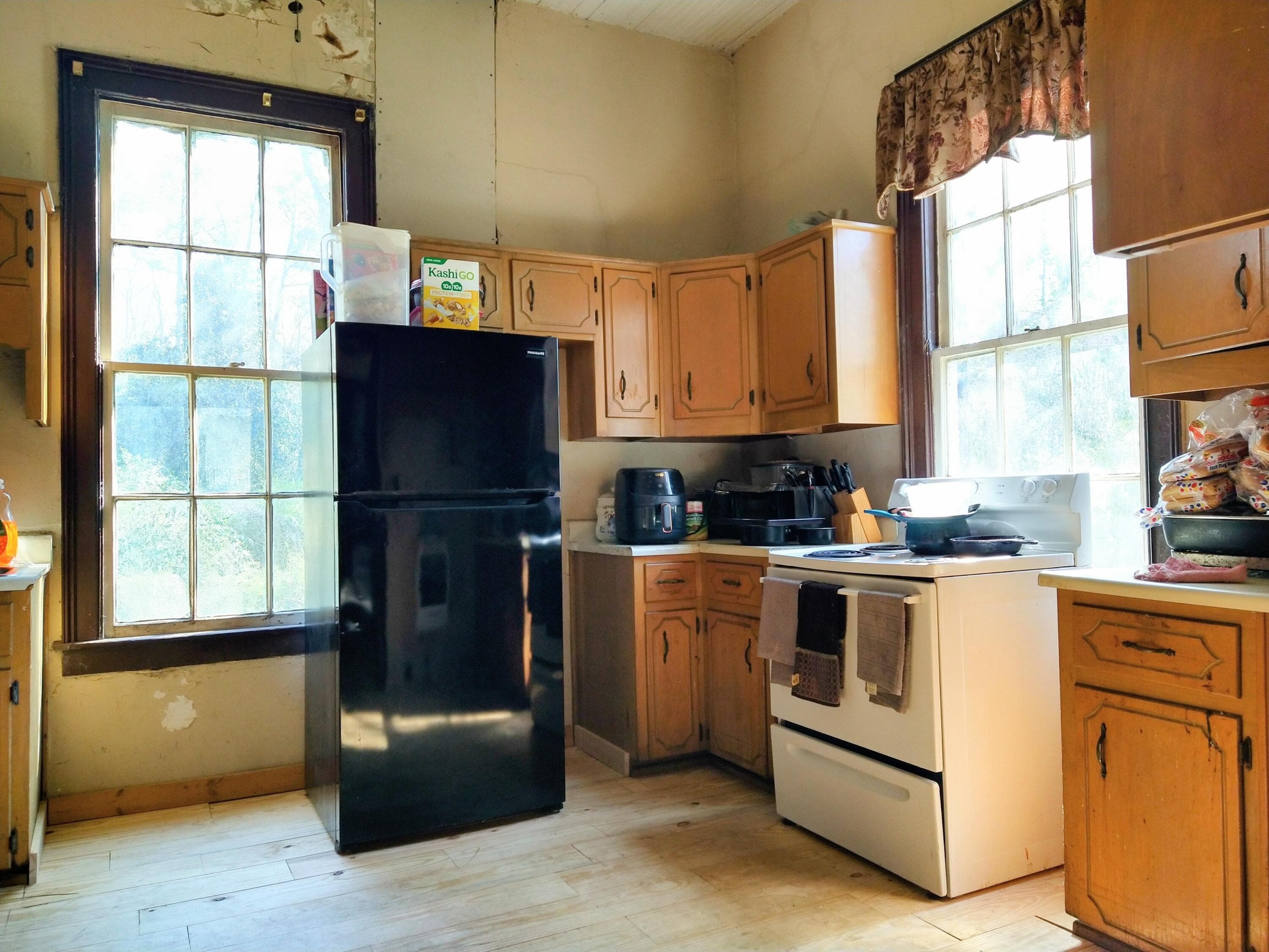 Kitchen - 12416 W Broad Street, Sparta, GA 31087