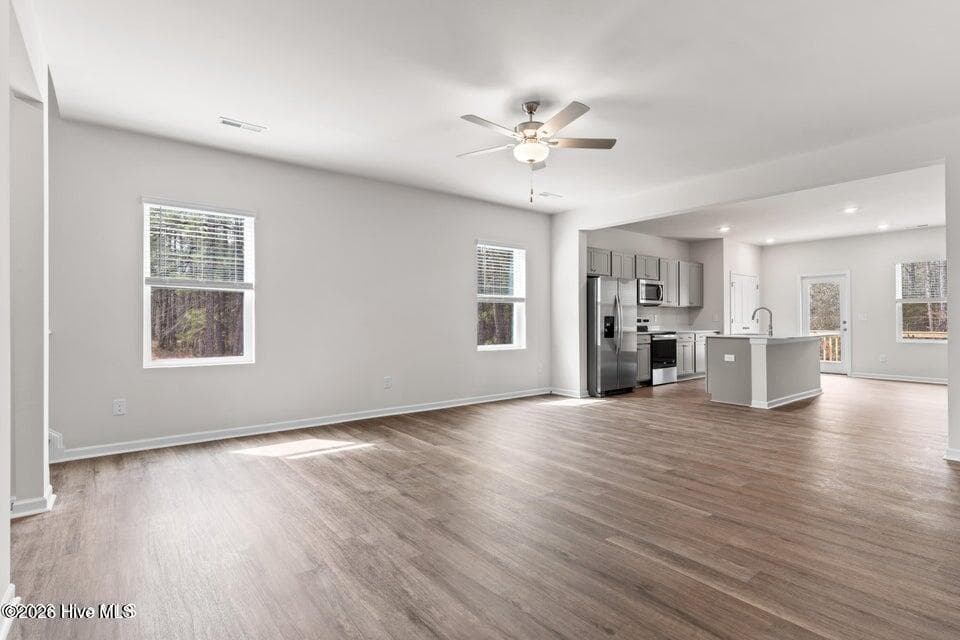 Single Family Residence at 717 Helm Drive, New Bern, NC 28560, photo 12 of 25