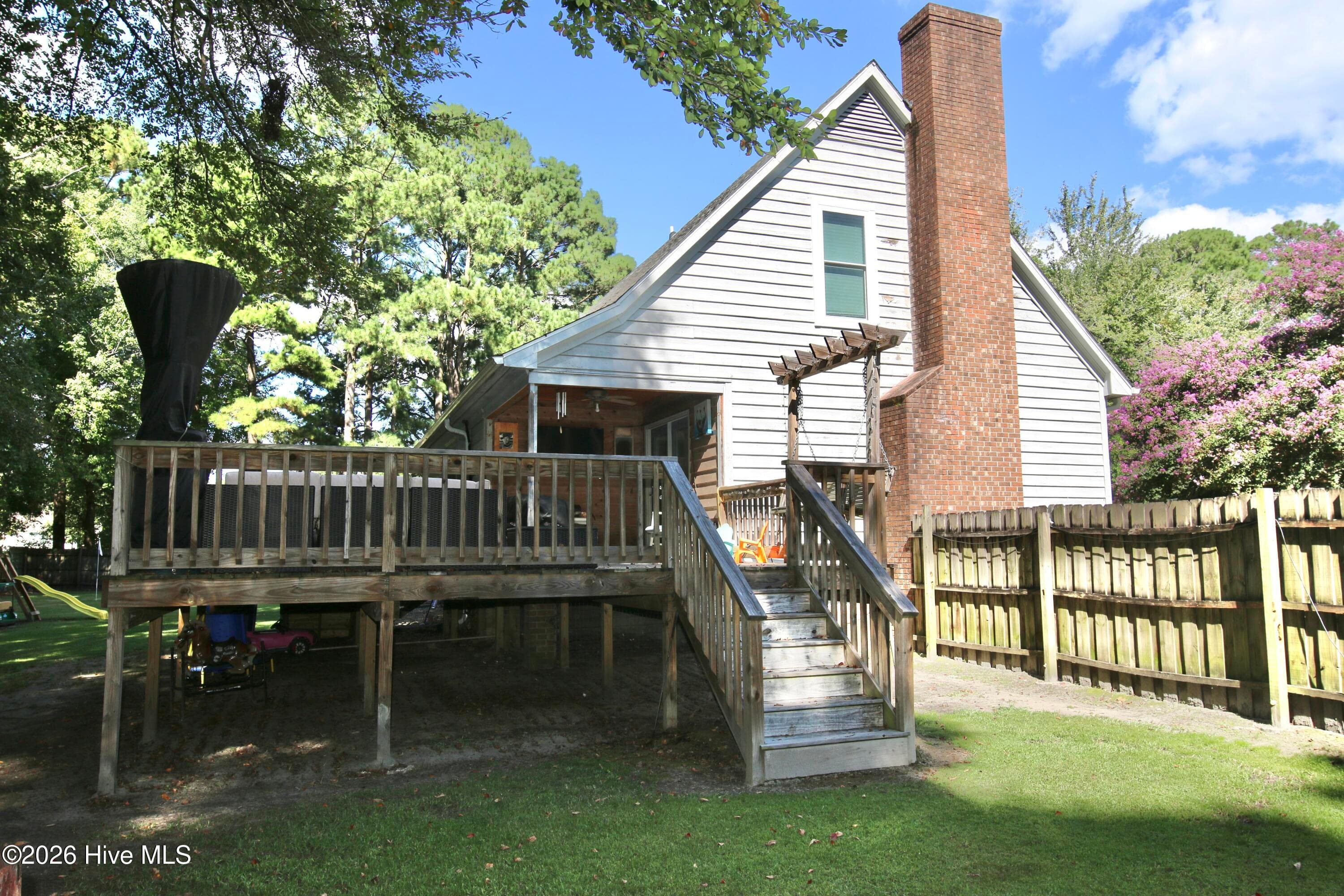 Single Family Residence at 329 S Wedgewood Drive, Washington, NC 27889, photo 32 of 35