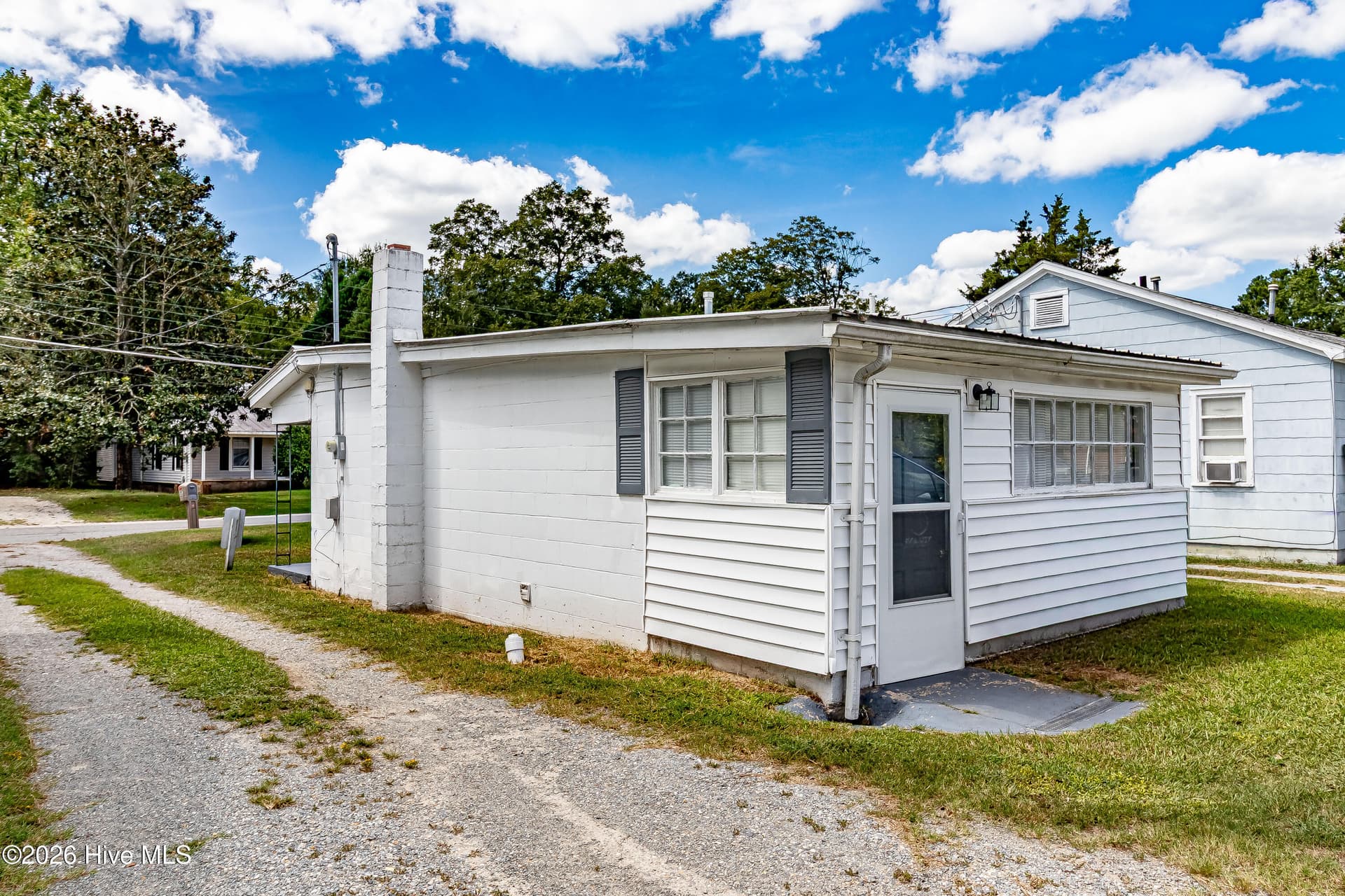 Single Family Residence at 907 E 4th Street, Goldsboro, NC 27534, photo 5 of 21