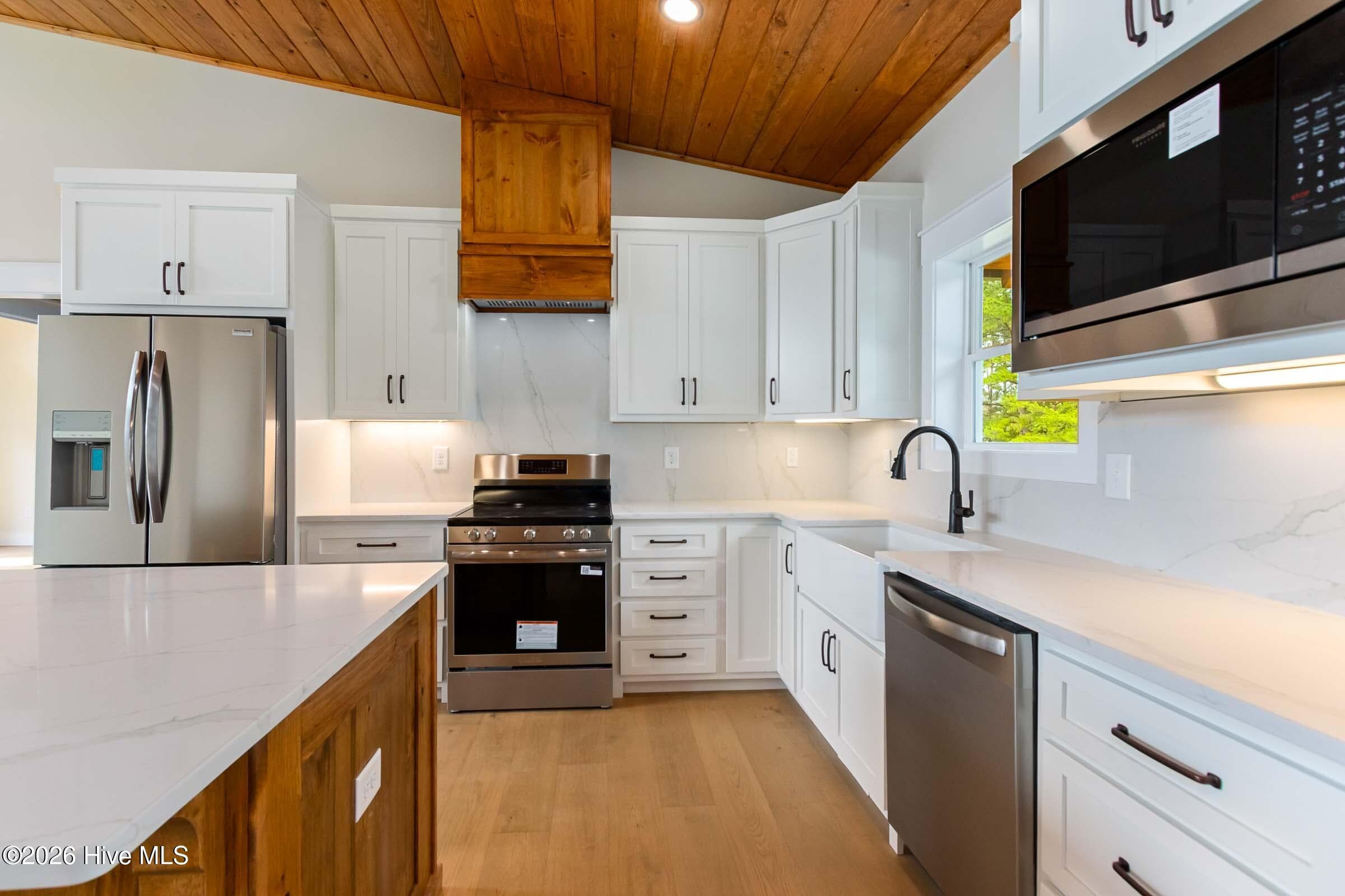 Single Family Residence at 72 Hickory Nut Lane, Murphy, NC 28906, photo 11 of 57