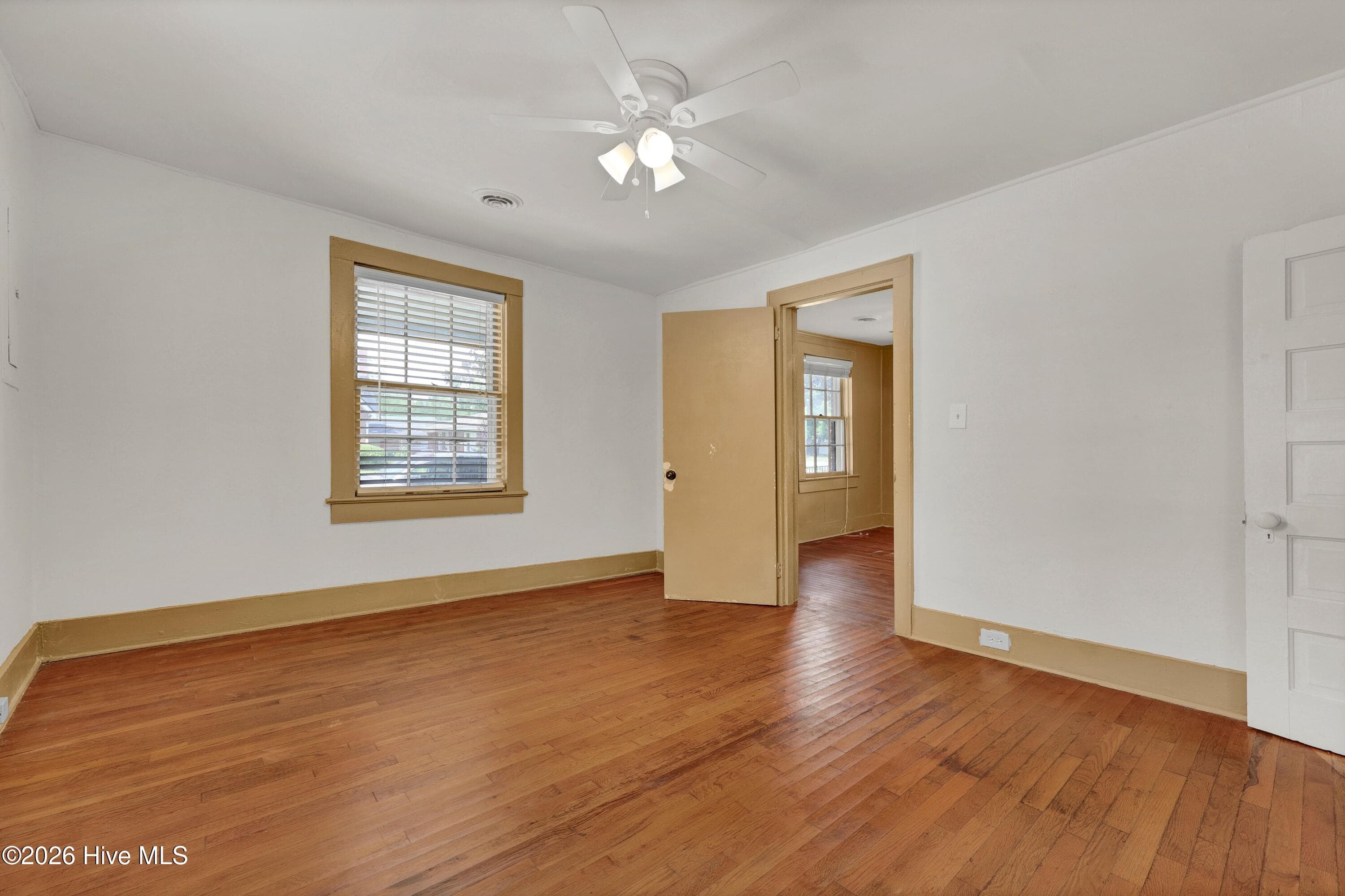 Single Family Residence at 1314 Queen Street, Wilmington, NC 28401, photo 5 of 29