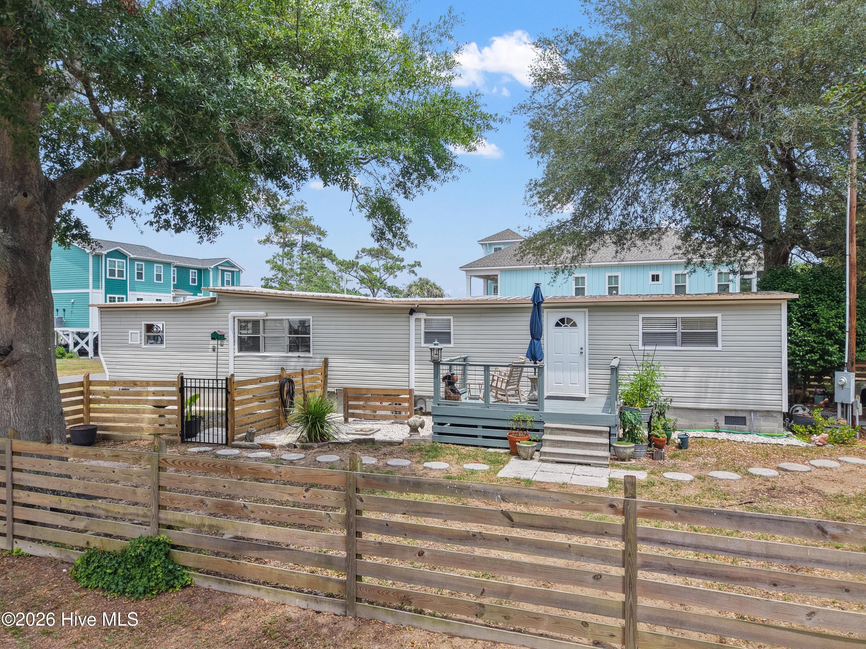 Manufactured Home at 7701 E Yacht Drive, Oak Island, NC 28465, photo 35 of 69