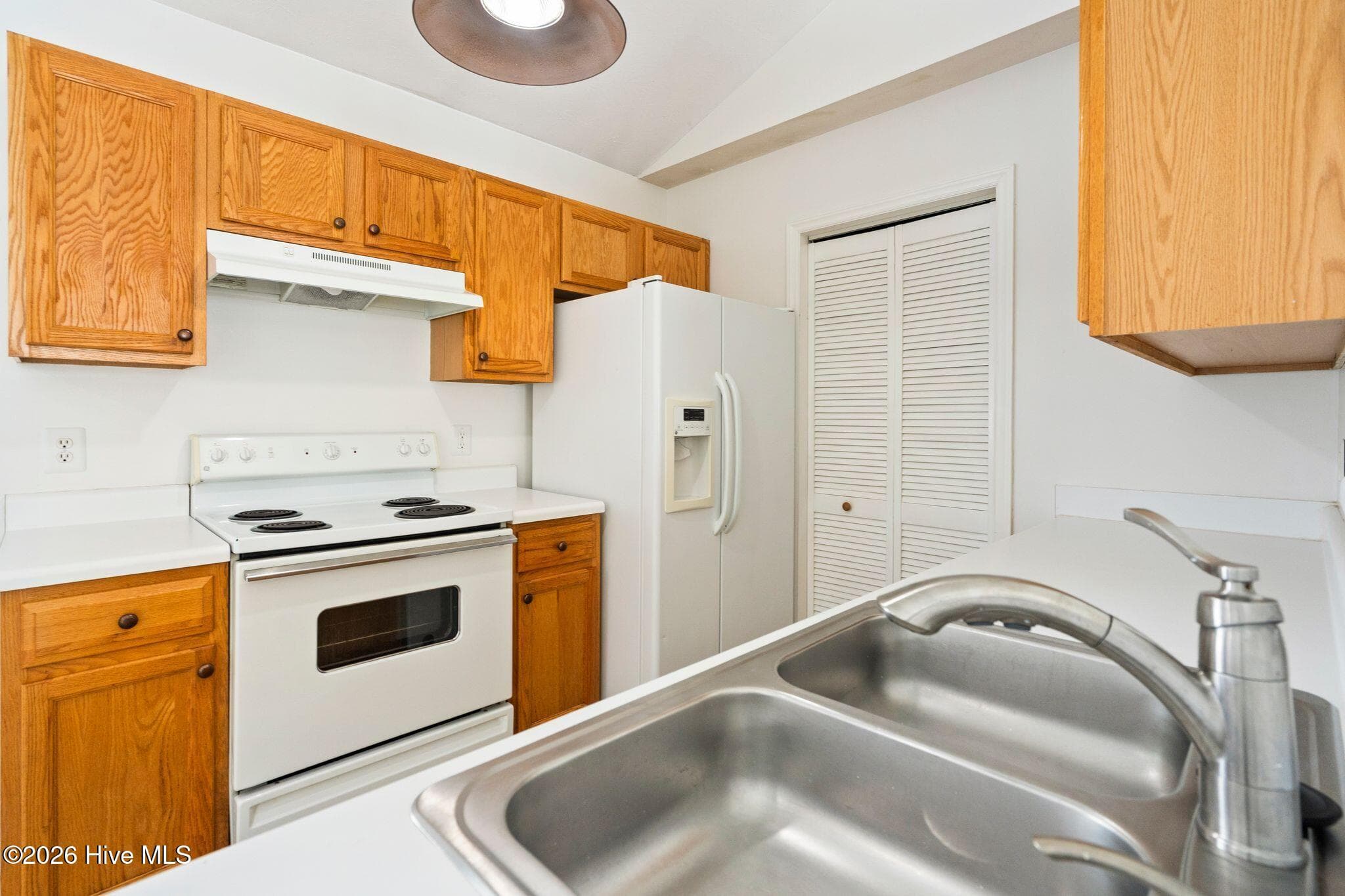 Single Family Residence at 811 Grathwol Drive, Wilmington, NC 28405, photo 16 of 41