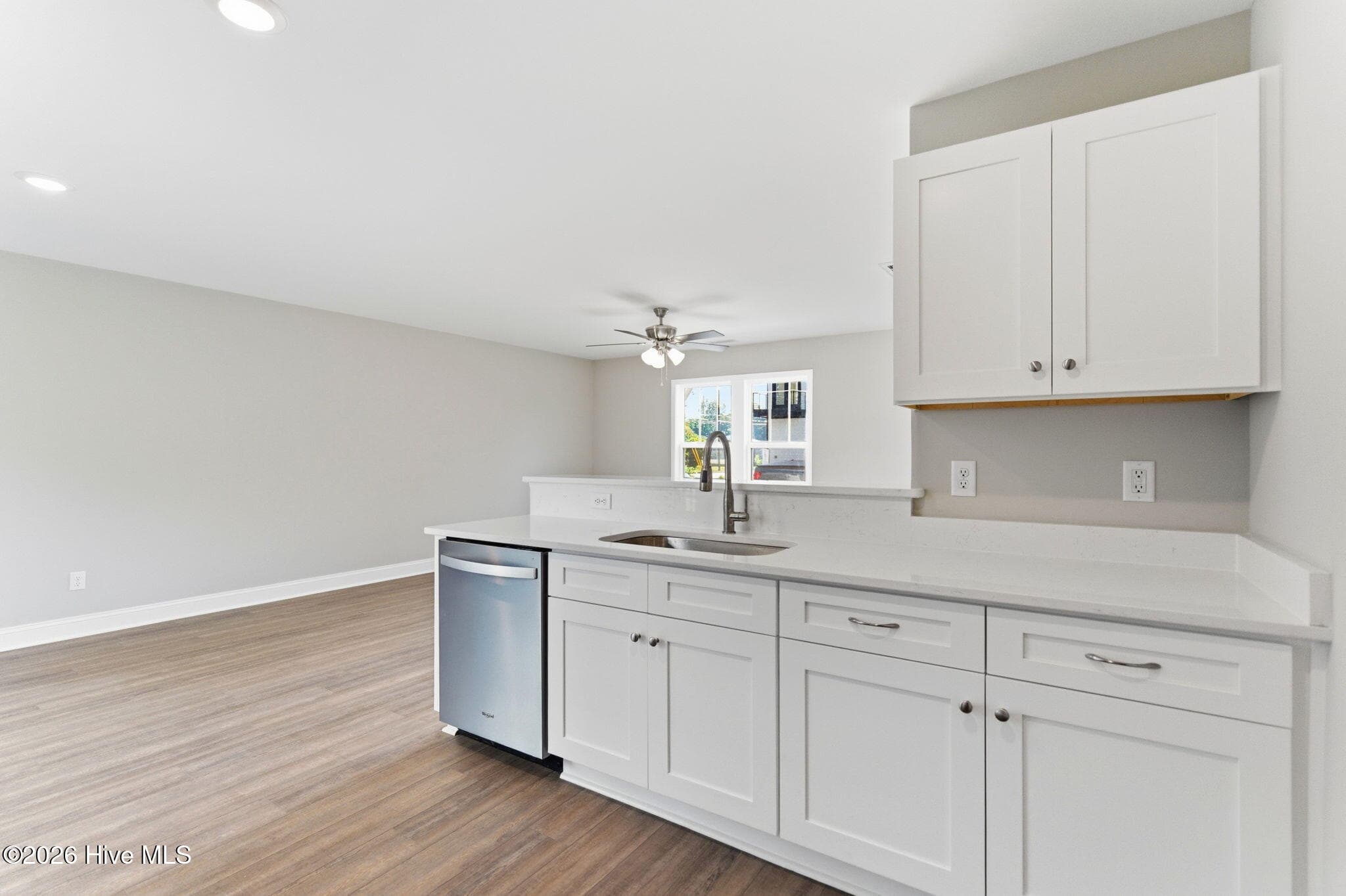 Single Family Residence at 619 Anderson Street, Wilmington, NC 28401, photo 3 of 4