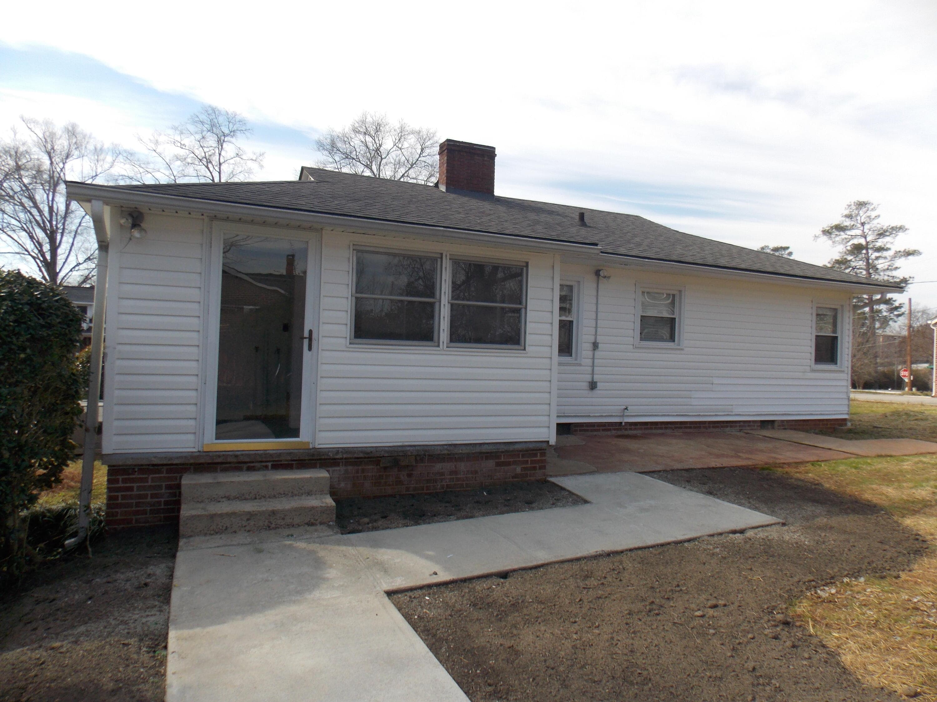 Single Family Residence at 306 S Maple Street 1, McCormick, SC 29835, photo 3 of 12