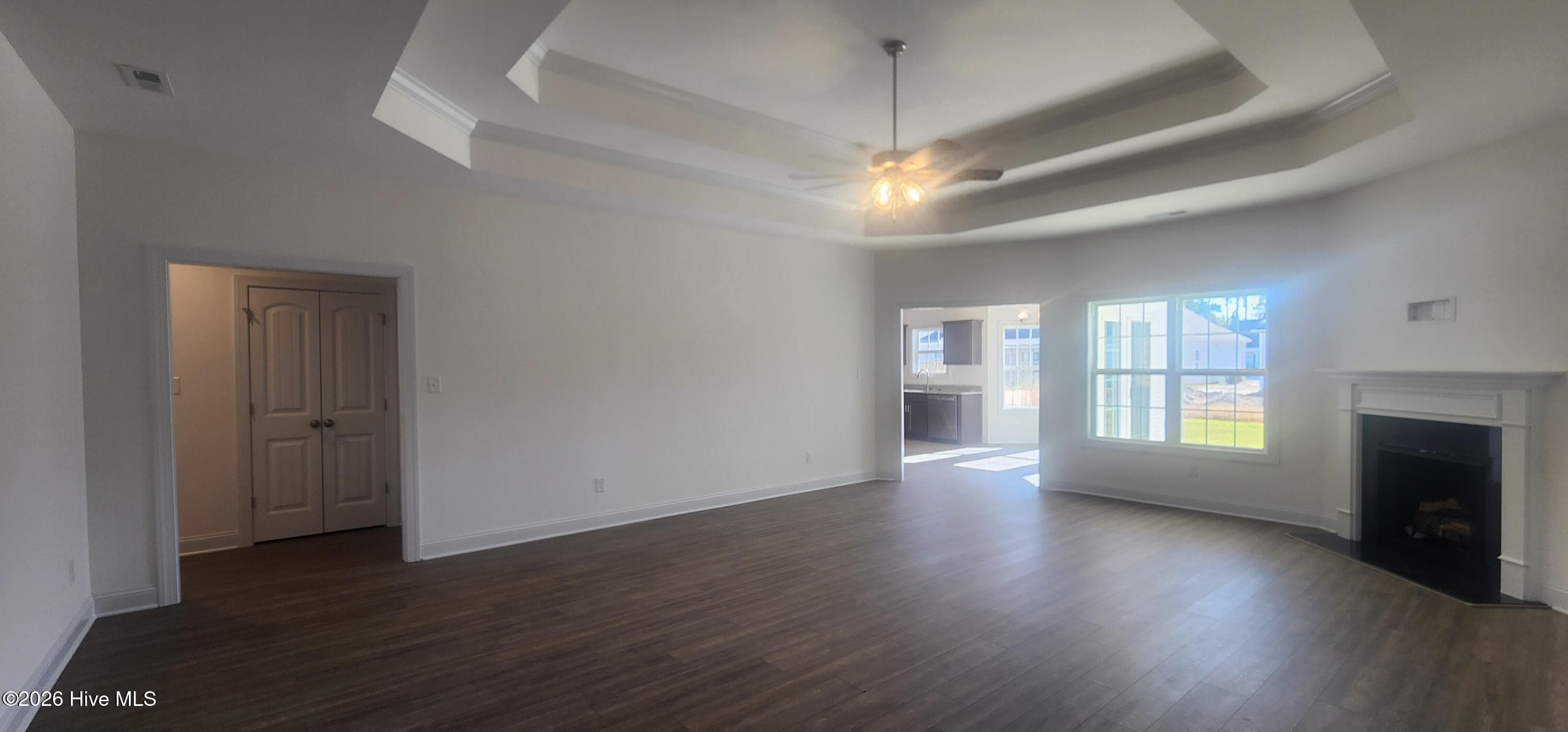 Single Family Residence at 4013 Bluewater Boulevard, New Bern, NC 28562, photo 25 of 121