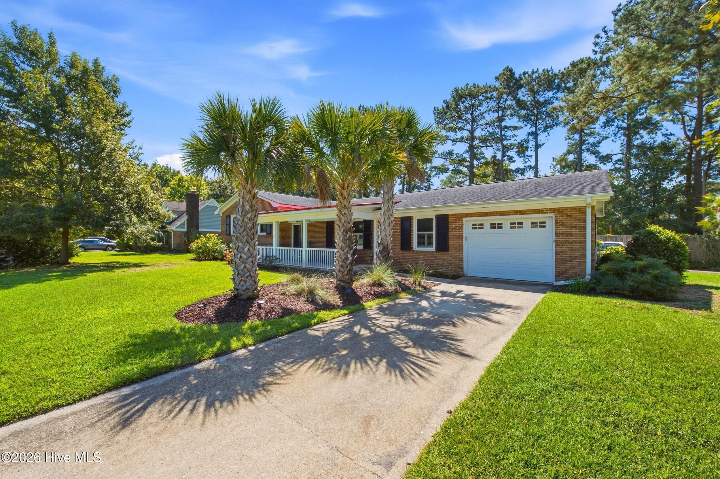 Single Family Residence at 135 Disney Drive, Wilmington, NC 28409, photo 3 of 37