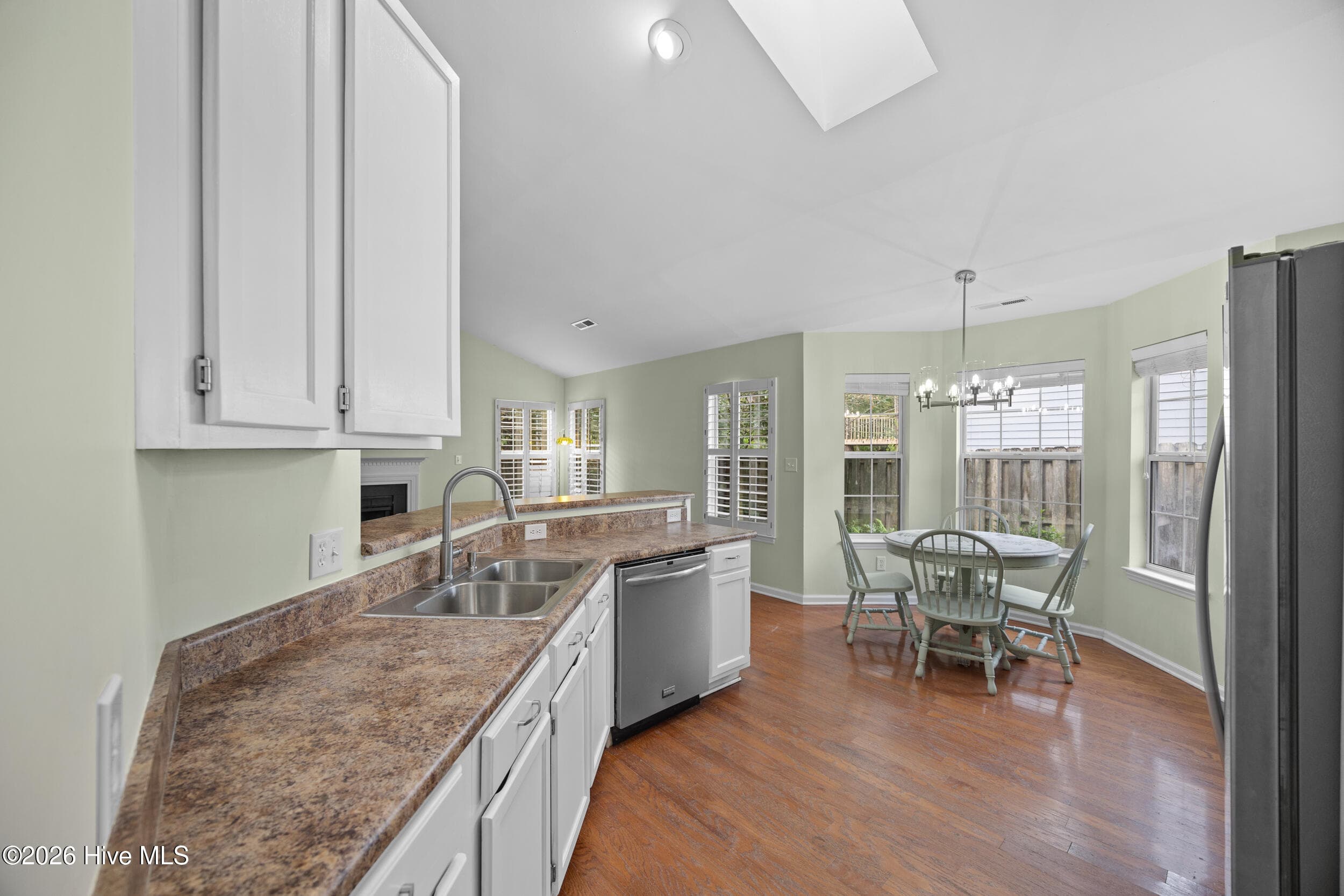 Single Family Residence at 5416 Ibis Court, Wilmington, NC 28409, photo 8 of 36