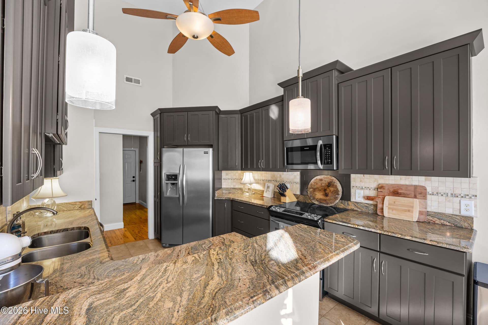 Single Family Residence at 707 N Green Tee Road, Hampstead, NC 28443, photo 10 of 63