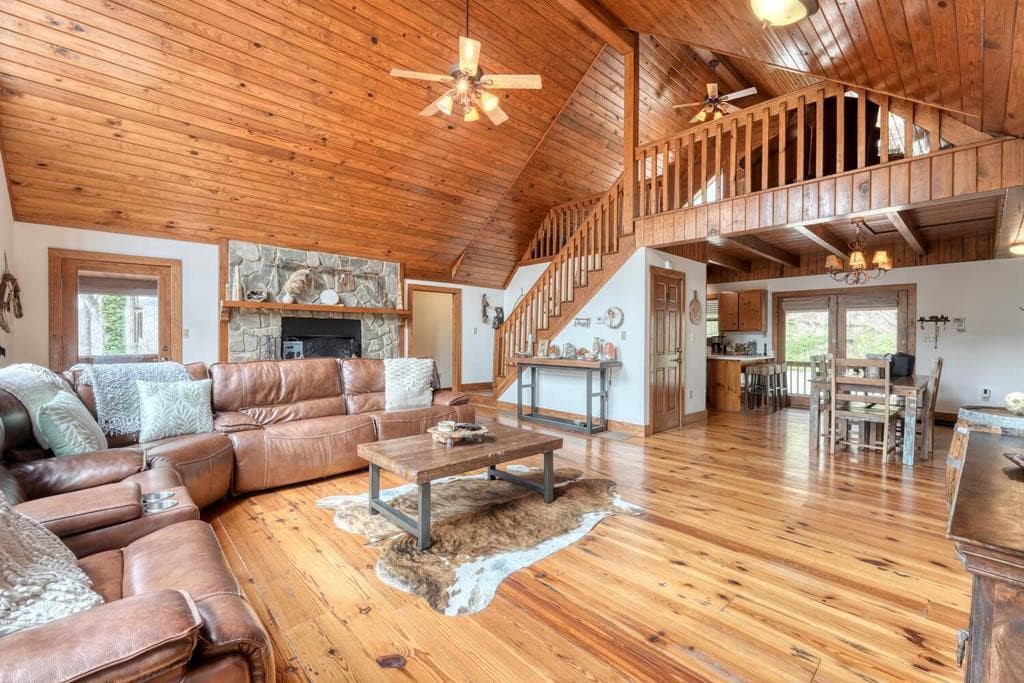 Residential at 575 Carolina Springs Lane, Franklin, NC 28734, photo 11 of 68