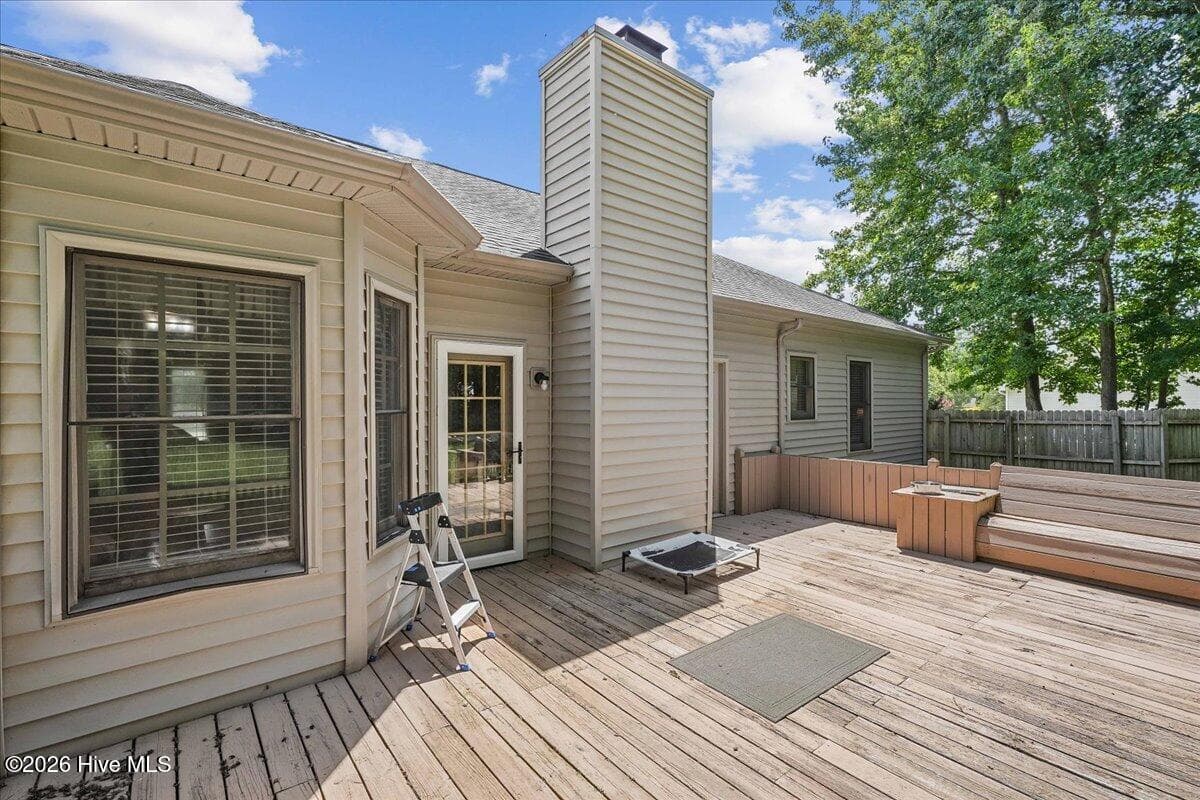 Single Family Residence at 405 N Pointe Drive, Goldsboro, NC 27530, photo 5 of 32