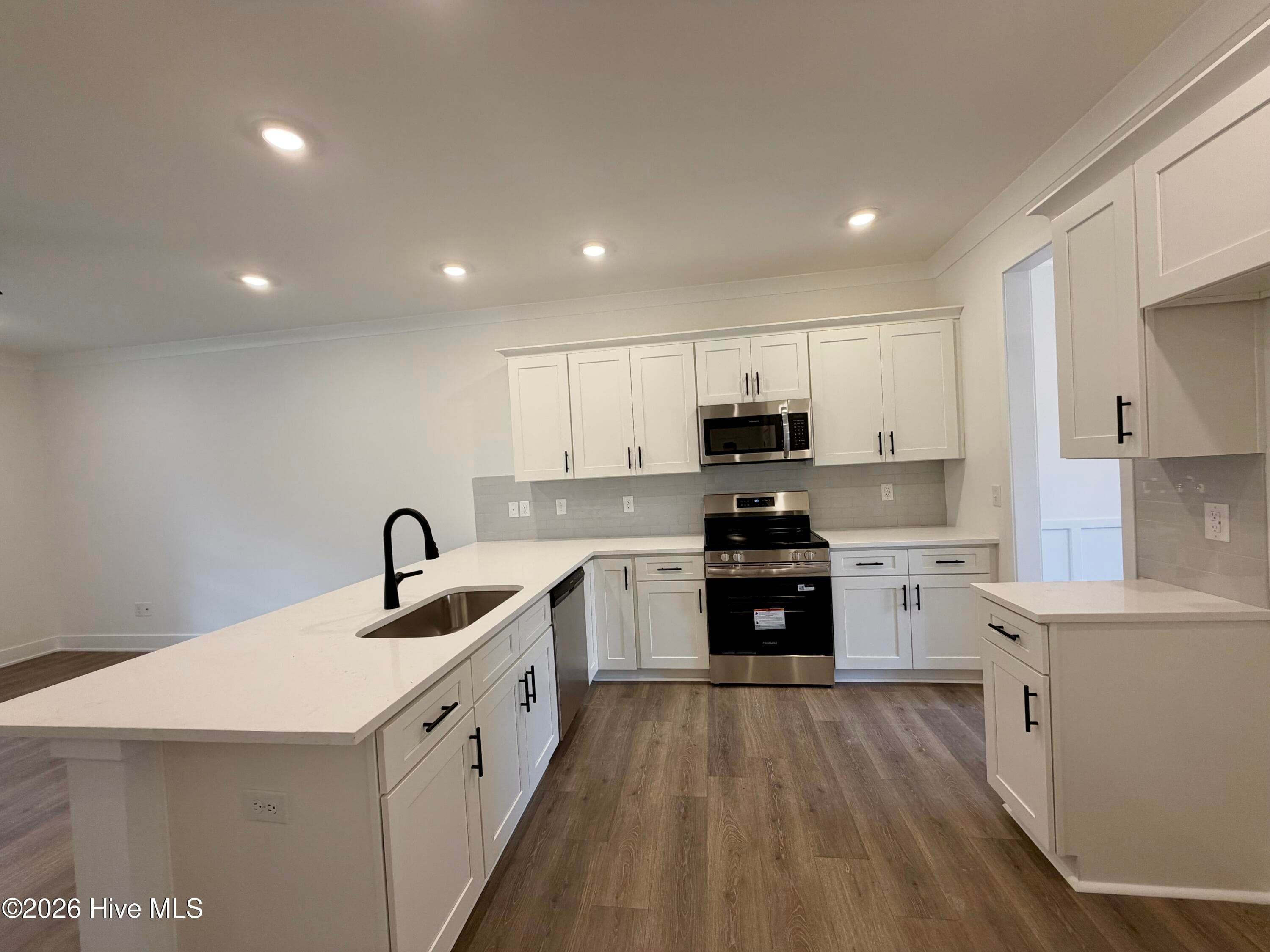 Townhouse at 483 Timbercrest Circle SE, Bolivia, NC 28422, photo 19 of 65