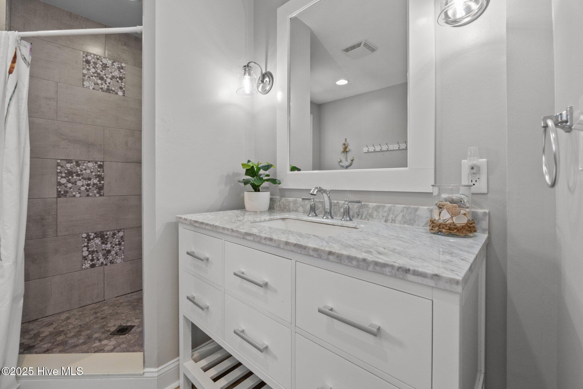 Single Family Residence at 6 Bottlenose Boulevard, North Topsail Beach, NC 28460, photo 20 of 51