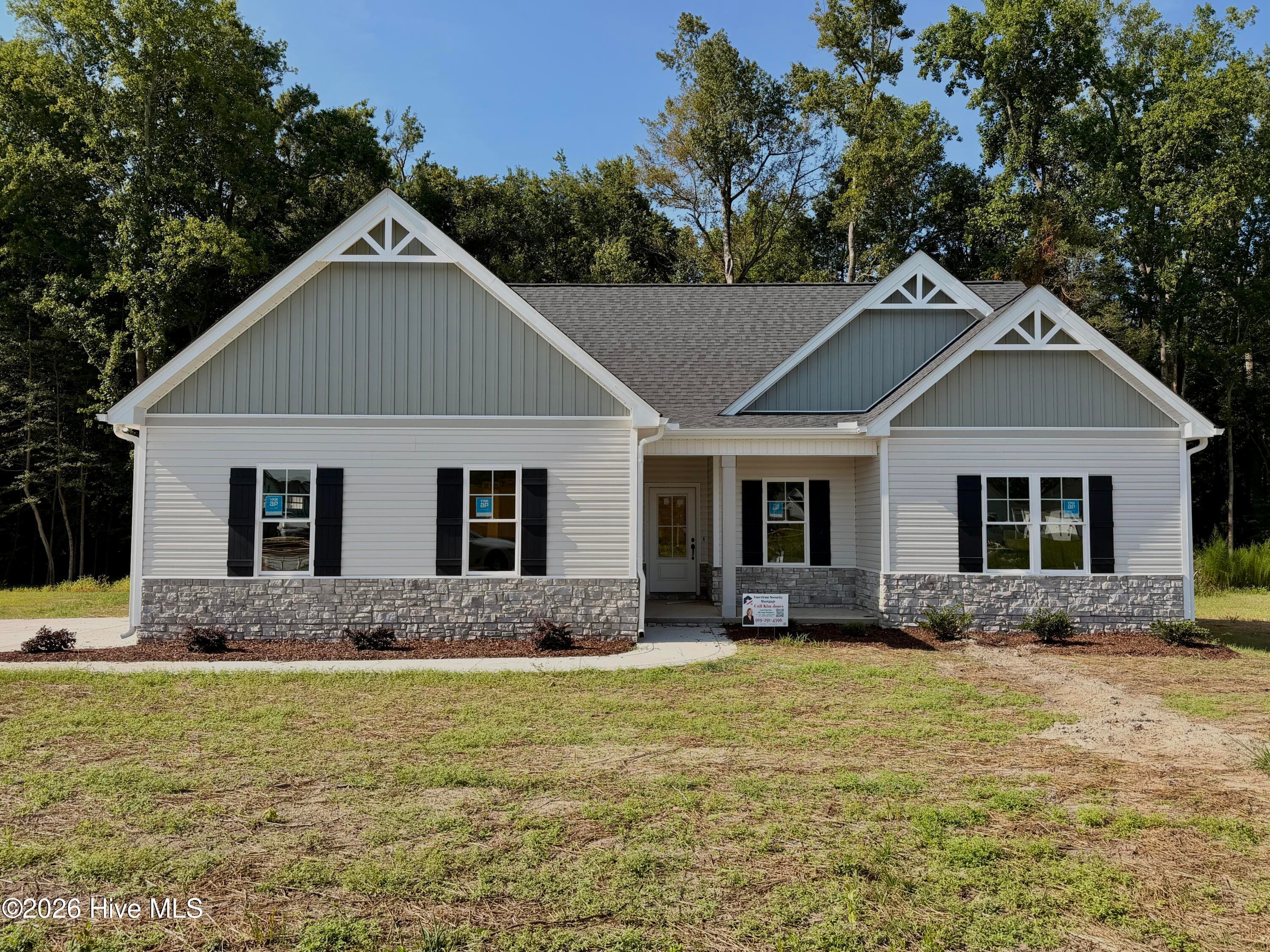 Single Family Residence at 3704 Huntcliff Drive, La Grange, NC 28551, photo 7 of 100