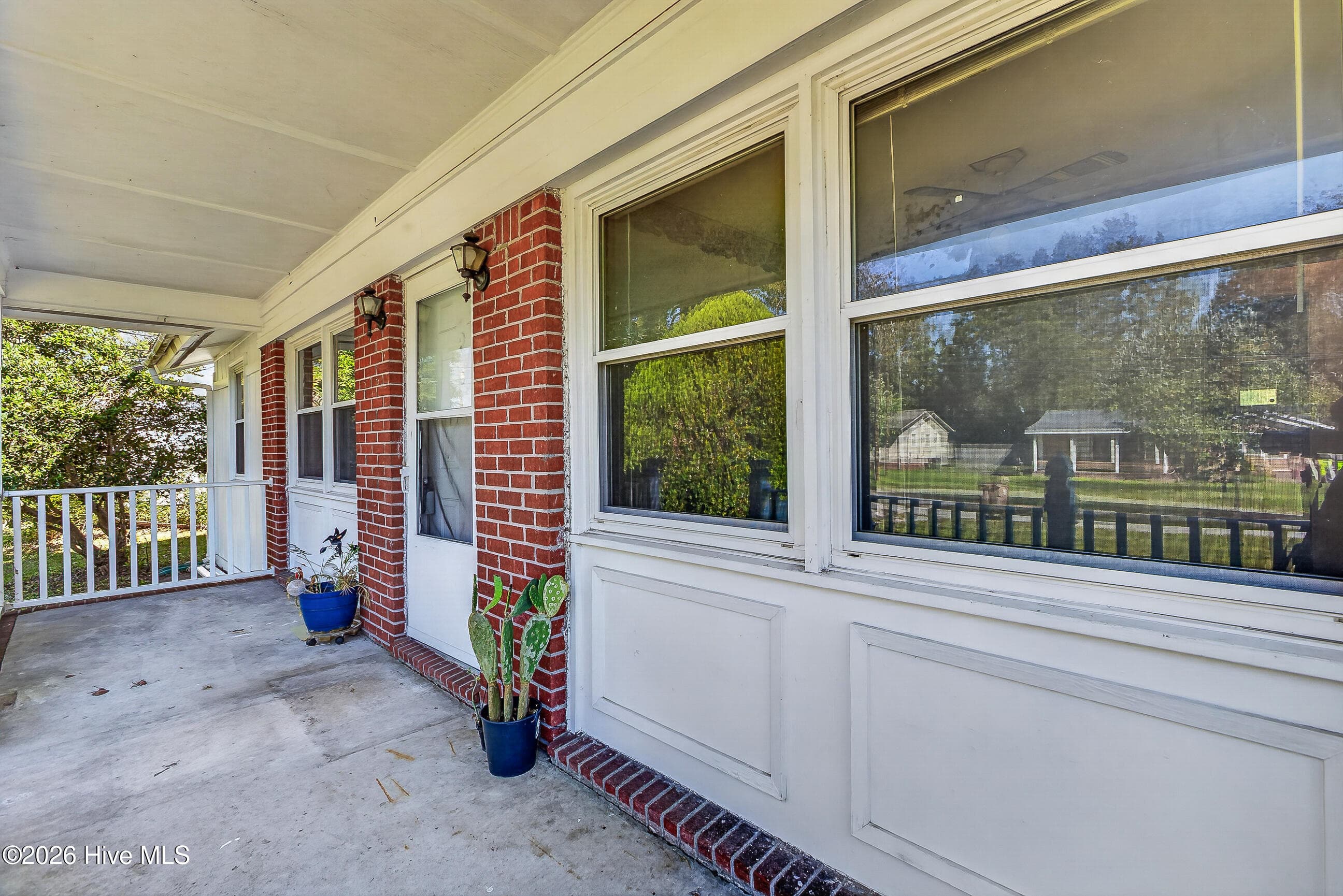 Single Family Residence at 115 Shamrock Drive, Jacksonville, NC 28540, photo 2 of 38
