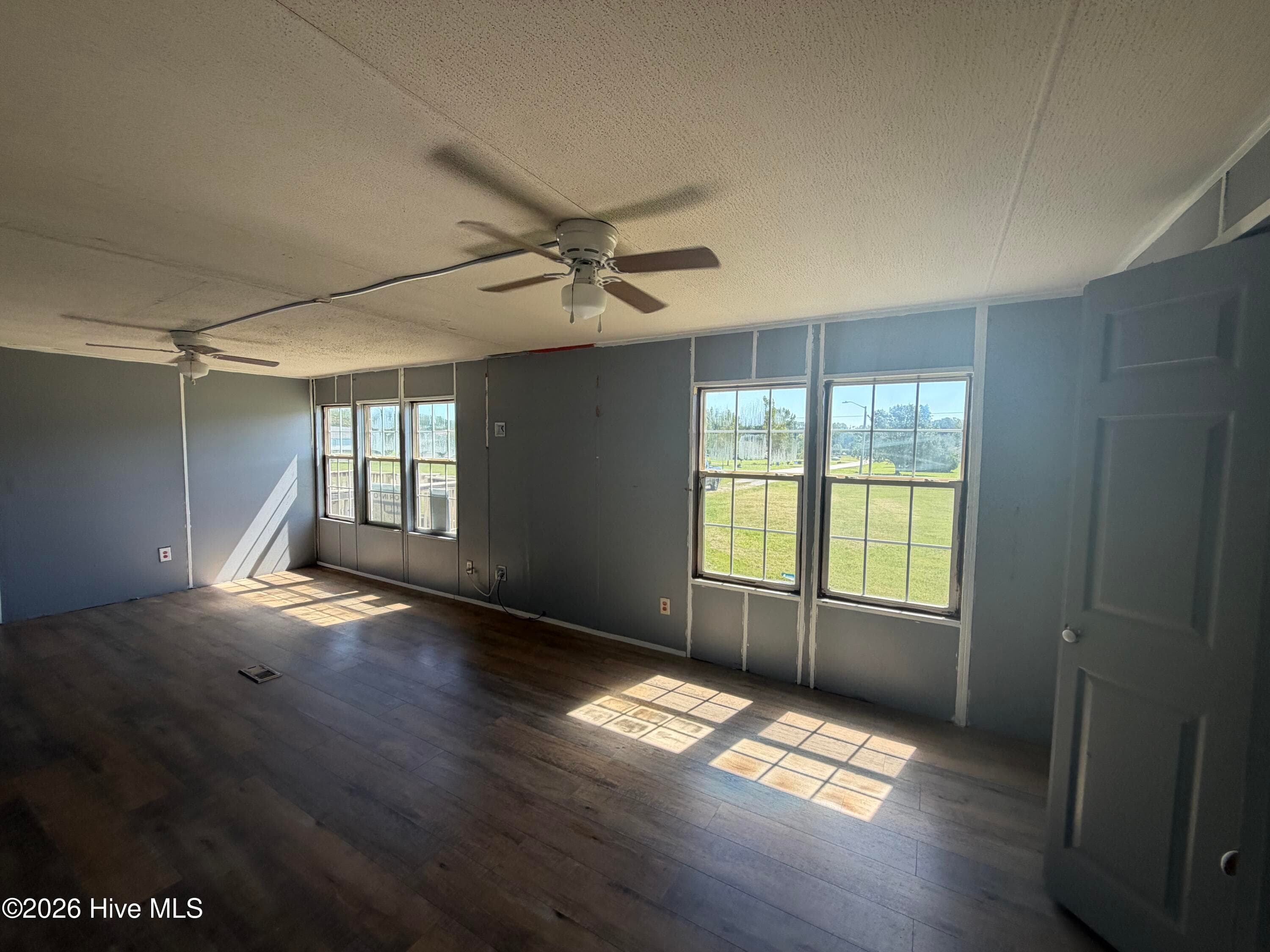 Manufactured Home at 2976 Bynum Farm Road, Pinetops, NC 27864, photo 13 of 23