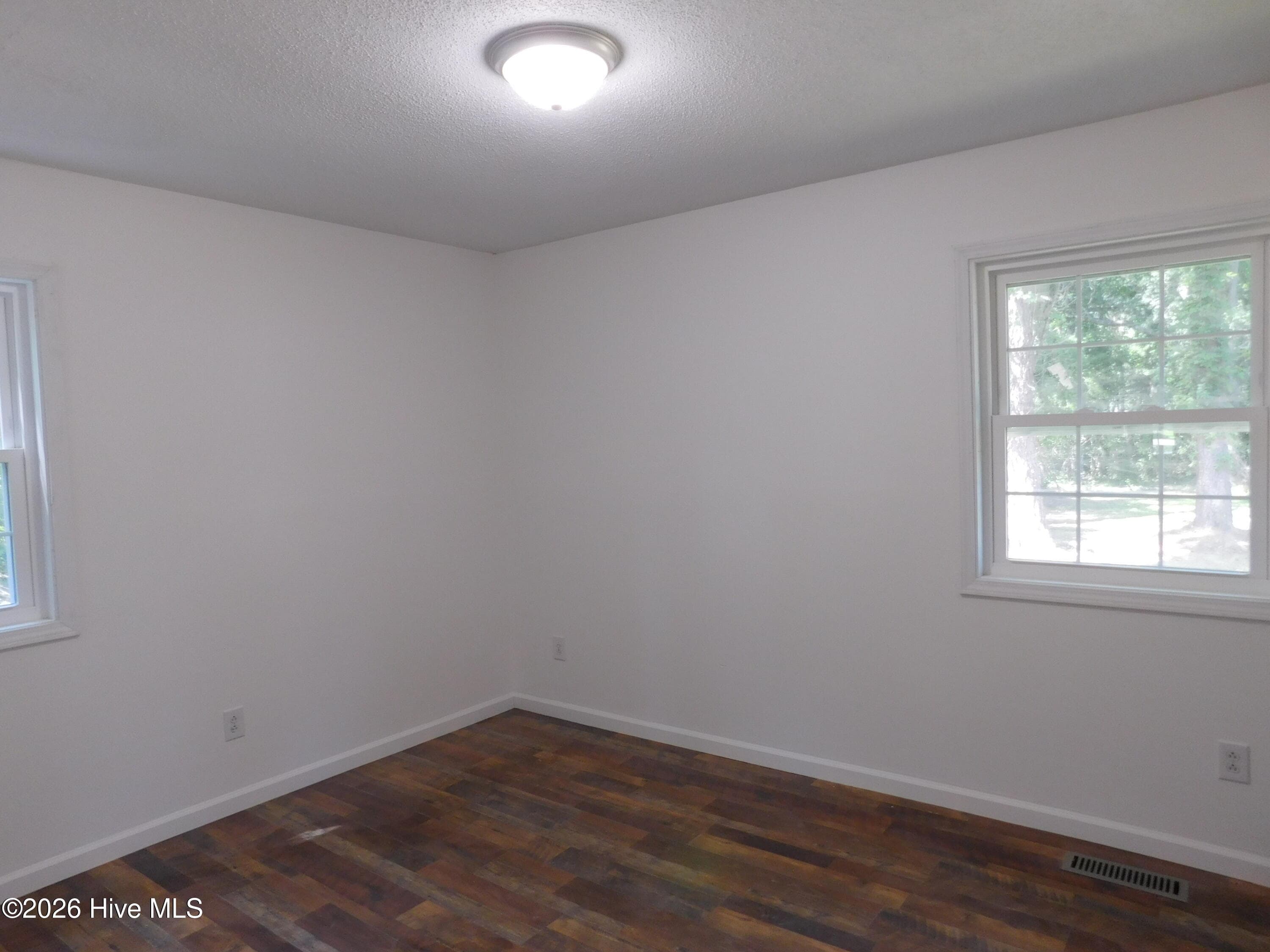 Single Family Residence at 4004 Brandywine Drive 4004, New Bern, NC 28562, photo 2 of 2