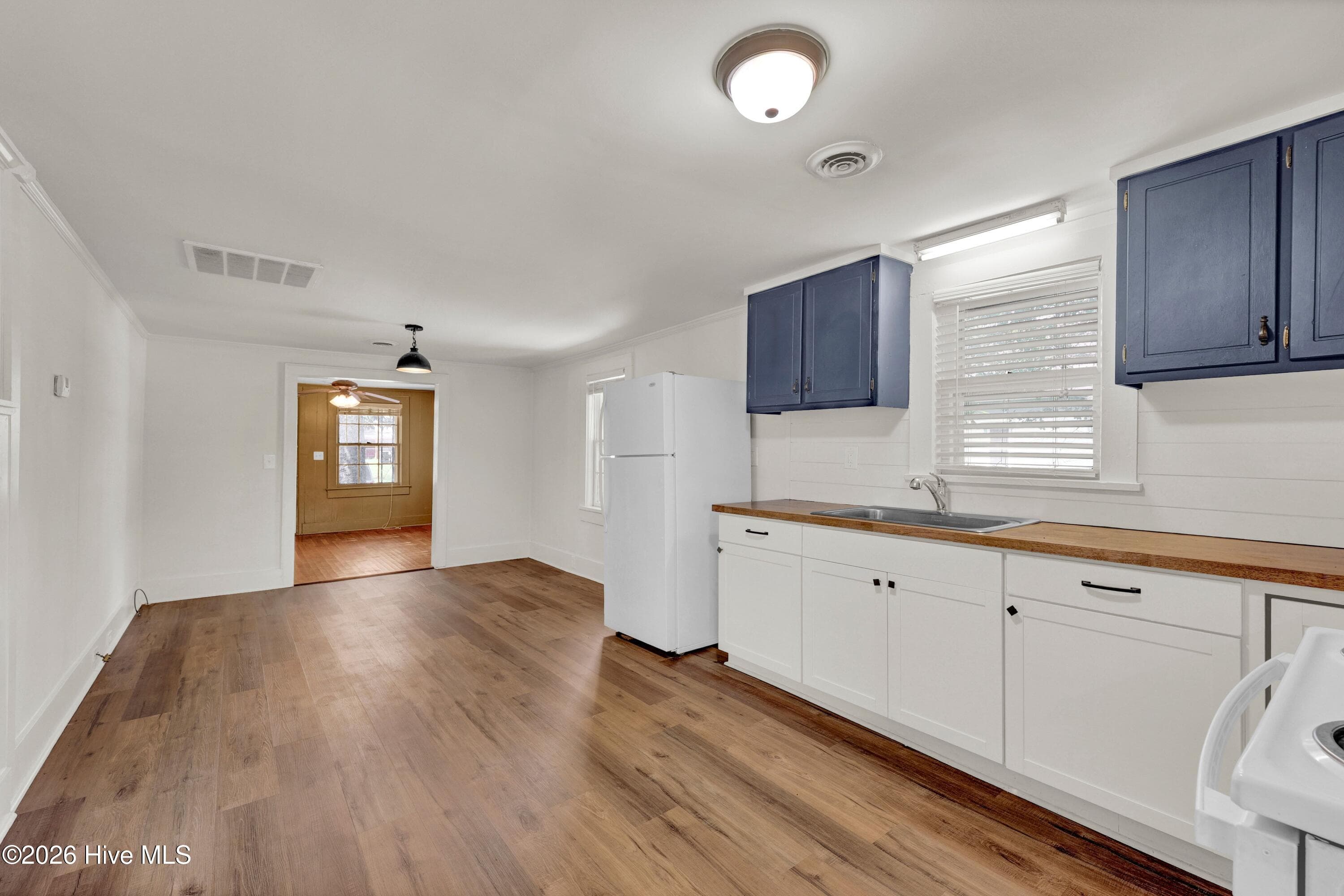 Single Family Residence at 1314 Queen Street, Wilmington, NC 28401, photo 11 of 29