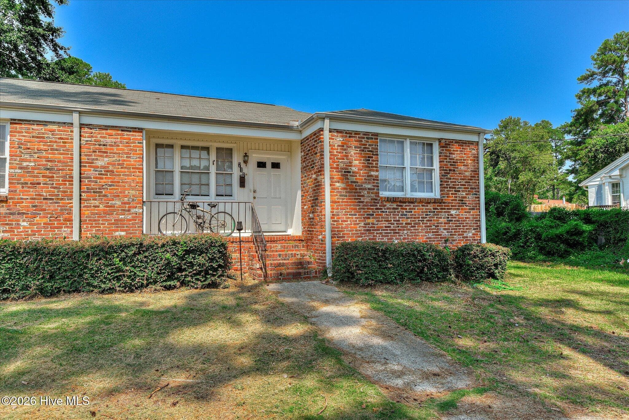 Duplex at 715 Bransford Road, Augusta, GA 30909, photo 6 of 27