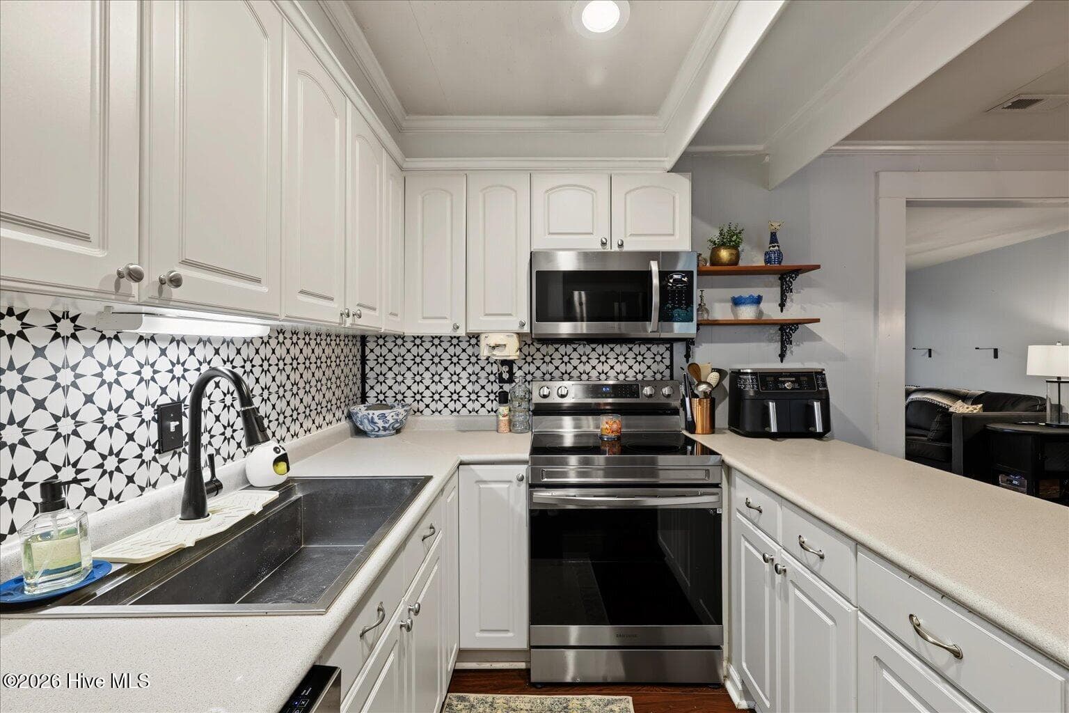 Single Family Residence at 121 Freshwater Drive, Hubert, NC 28539, photo 14 of 49