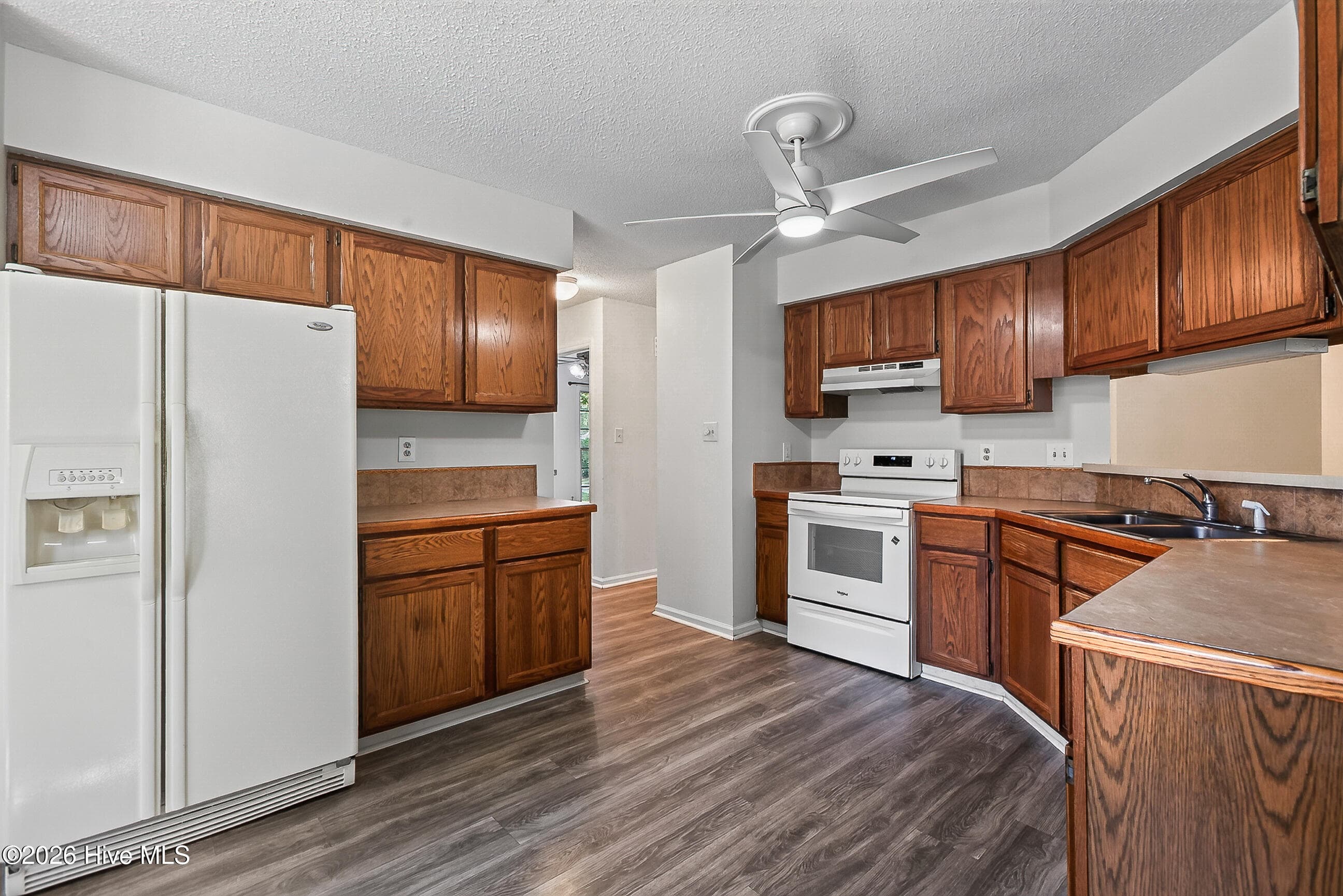 Single Family Residence at 439 Candlewood Drive, Jacksonville, NC 28540, photo 14 of 42