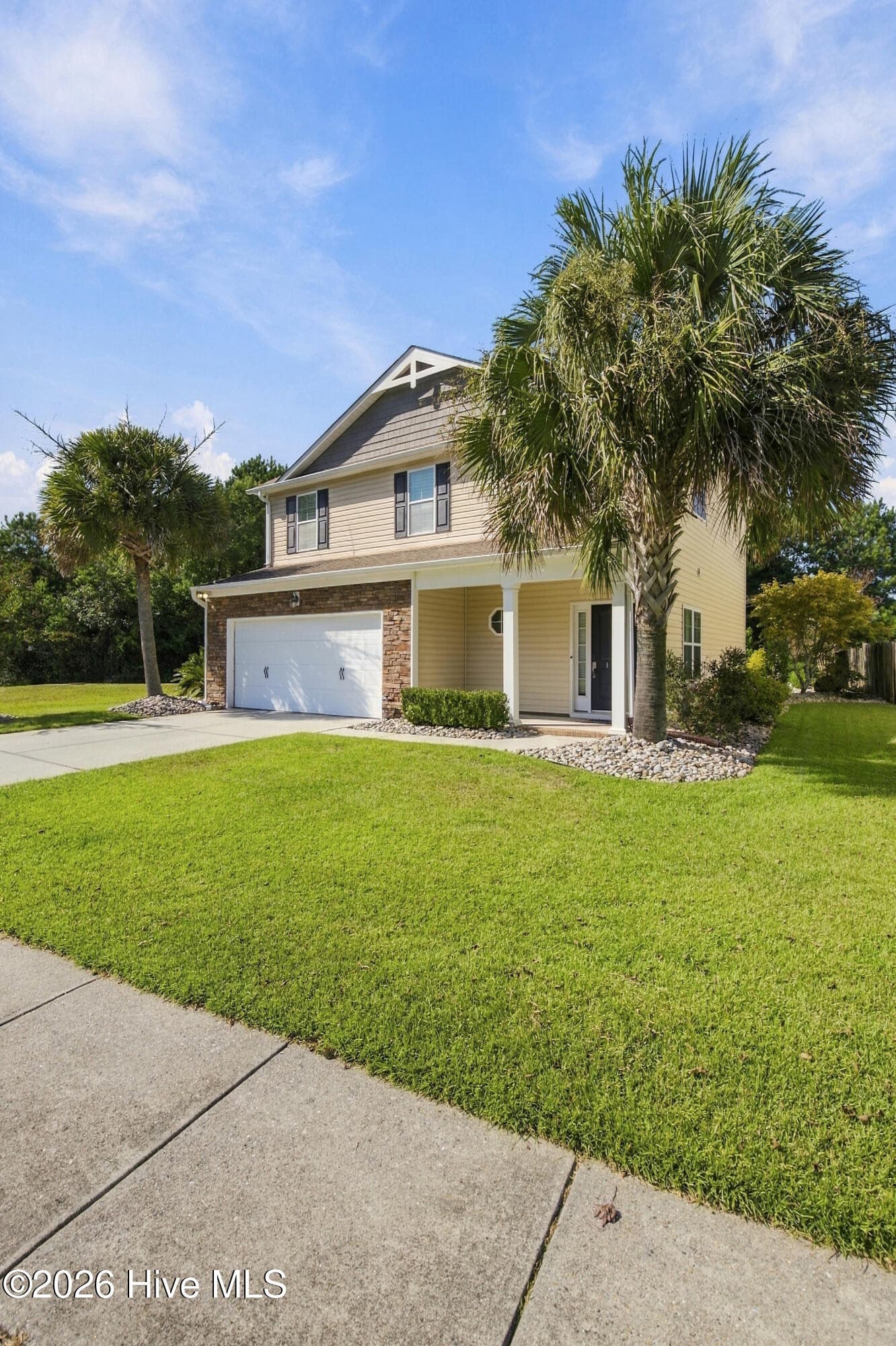 Single Family Residence at 1570 Stones Edge Loop, Wilmington, NC 28405, photo 5 of 64