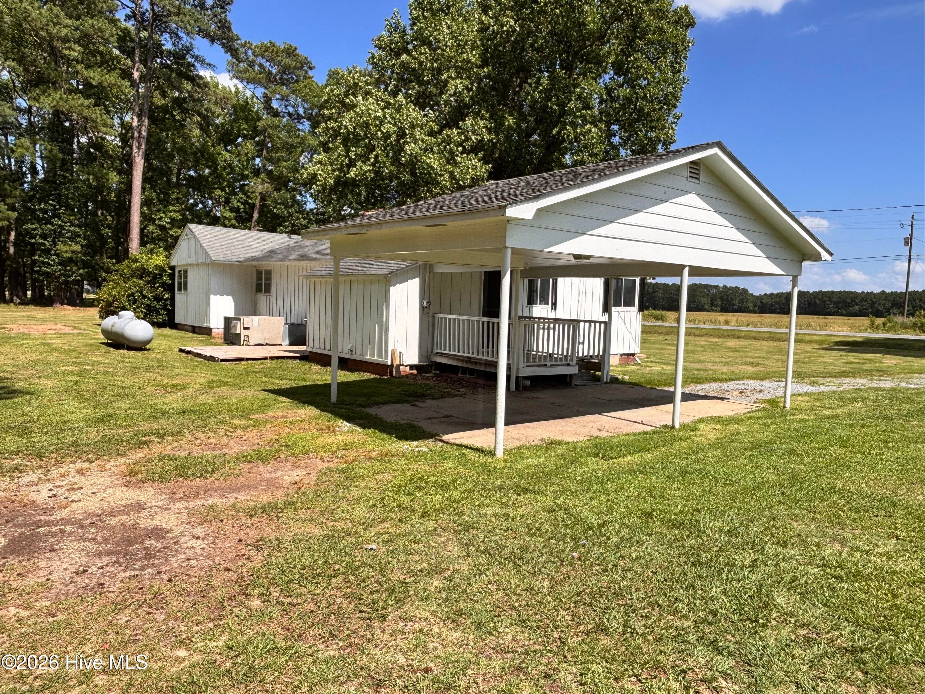 Single Family Residence at 735 Faison Highway, Clinton, NC 28328, photo 6 of 24