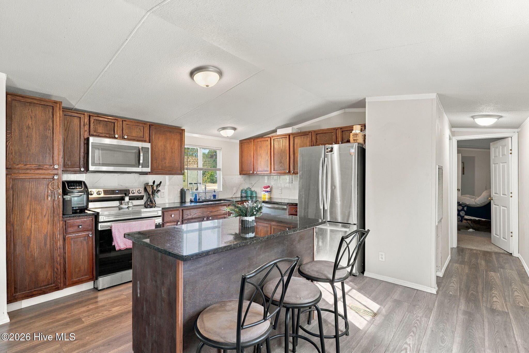 Manufactured Home at 135 Meadow Lane, Hamlet, NC 28345, photo 15 of 38