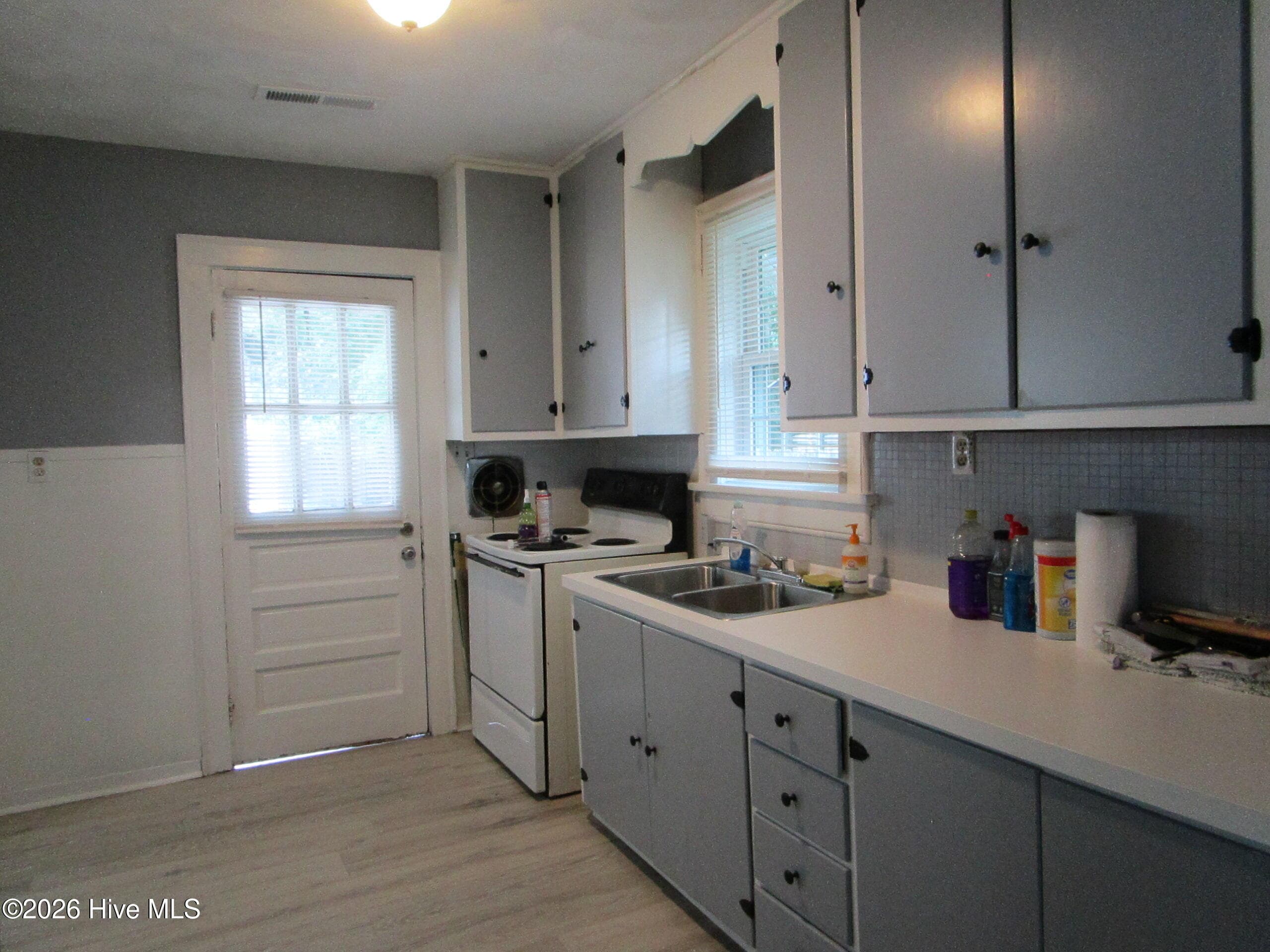 Single Family Residence at 202 Harrell Street, Elizabeth City, NC 27909, photo 10 of 21