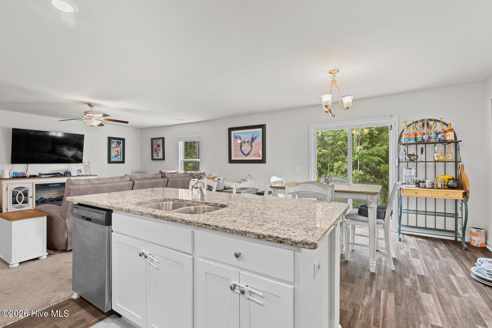 Single Family Residence at 104 Priscilla Place, Hampstead, NC 28443, photo 17 of 34