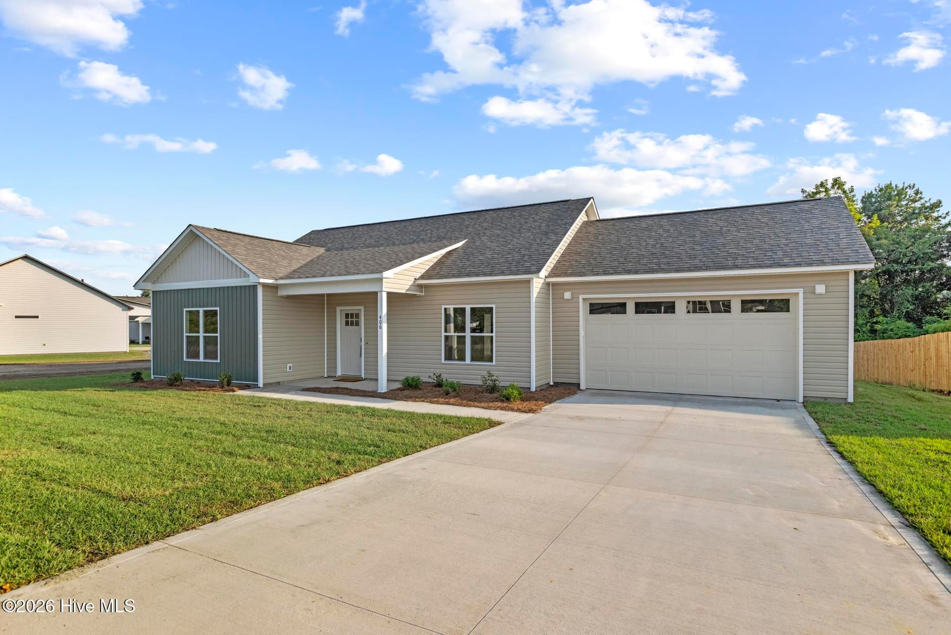 Single Family Residence at 406 Wade Drive, Richlands, NC 28574, photo 6 of 86