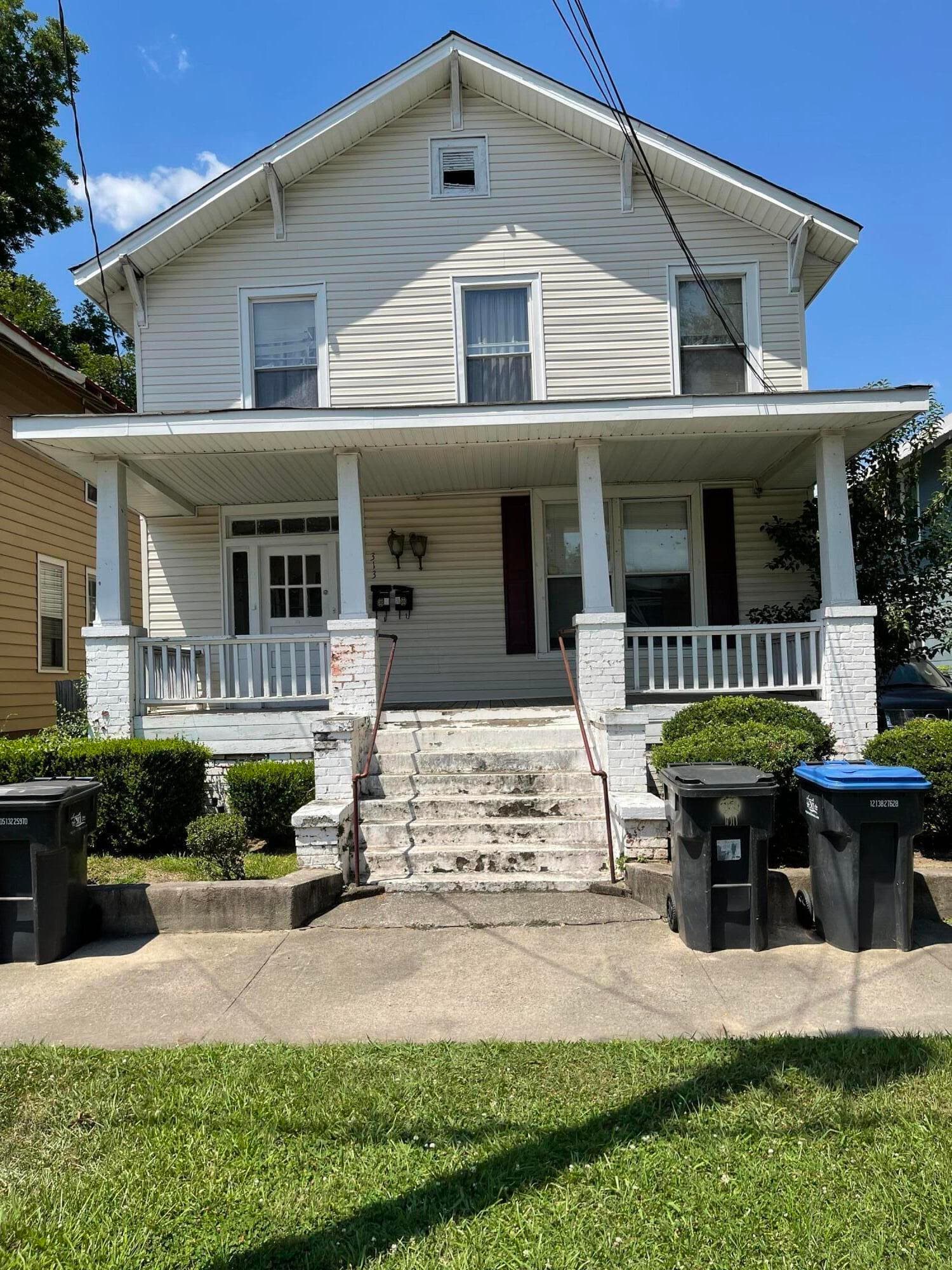 Duplex at 313 Ellis Street, Augusta, GA 30901, photo 2 of 33