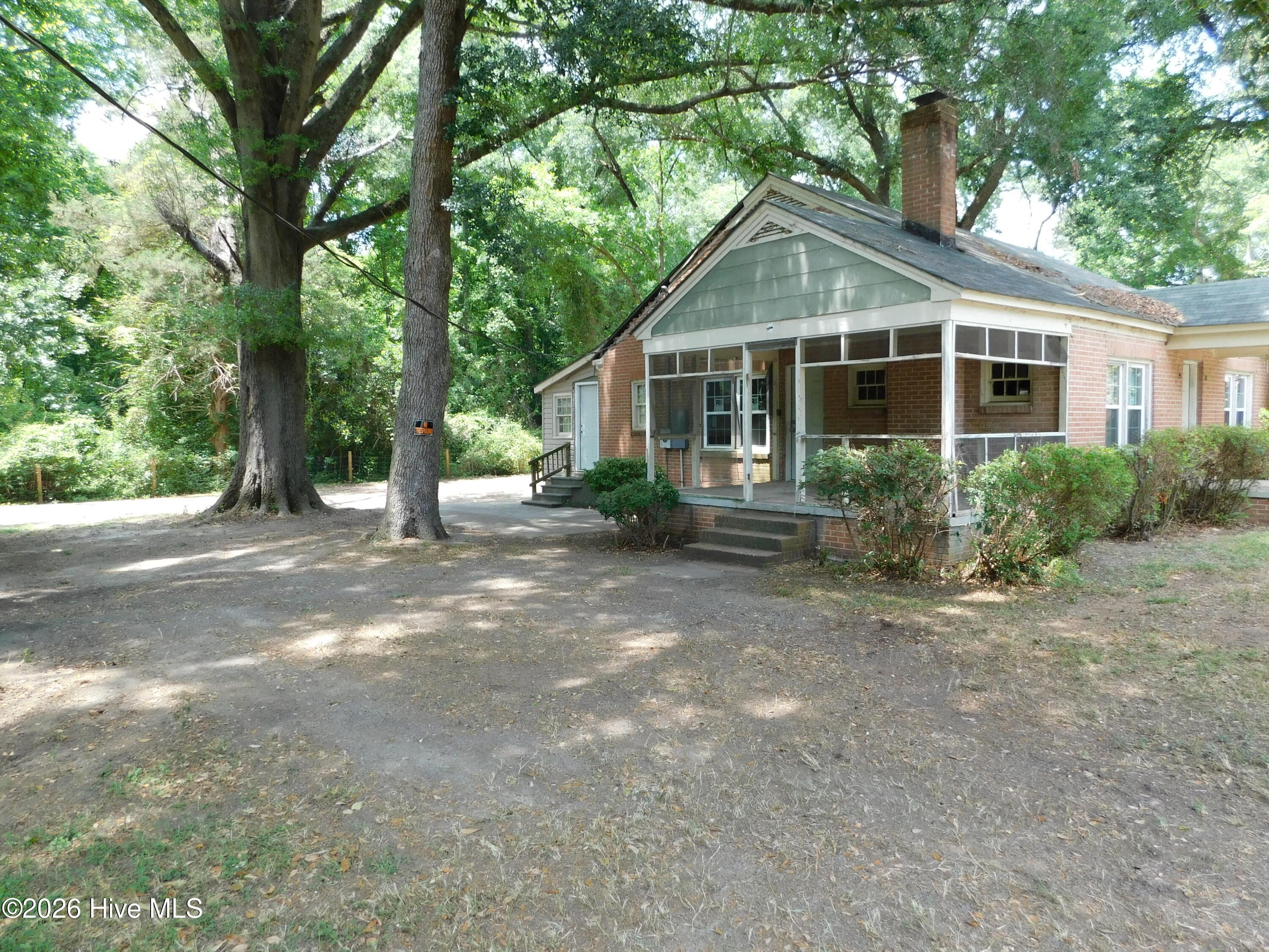 Single Family Residence at 7 First Street, Laurinburg, NC 28352, photo 3 of 20
