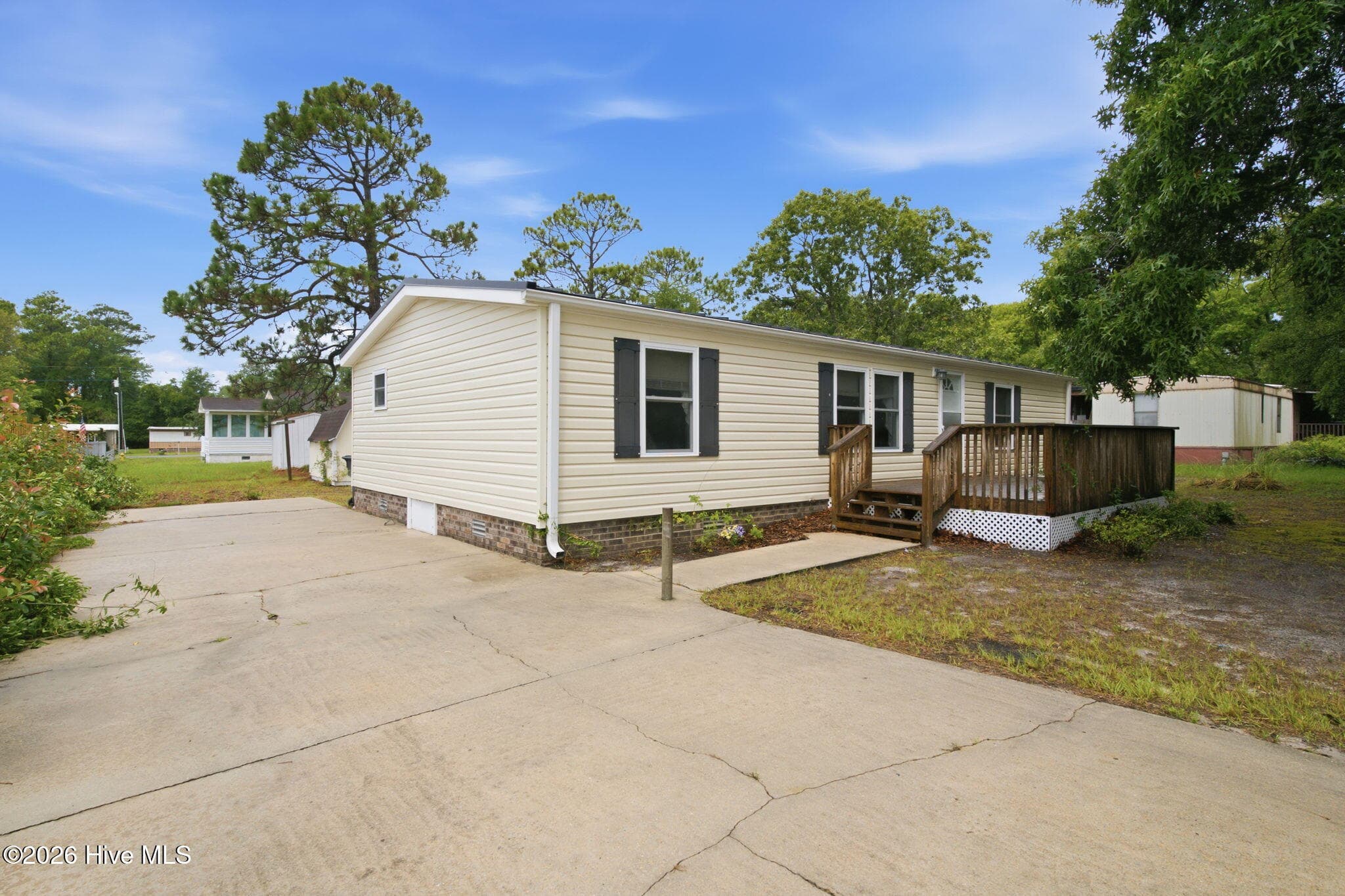 Manufactured Home at 1710 Ocean View Drive SW, Ocean Isle Beach, NC 28469, photo 27 of 41