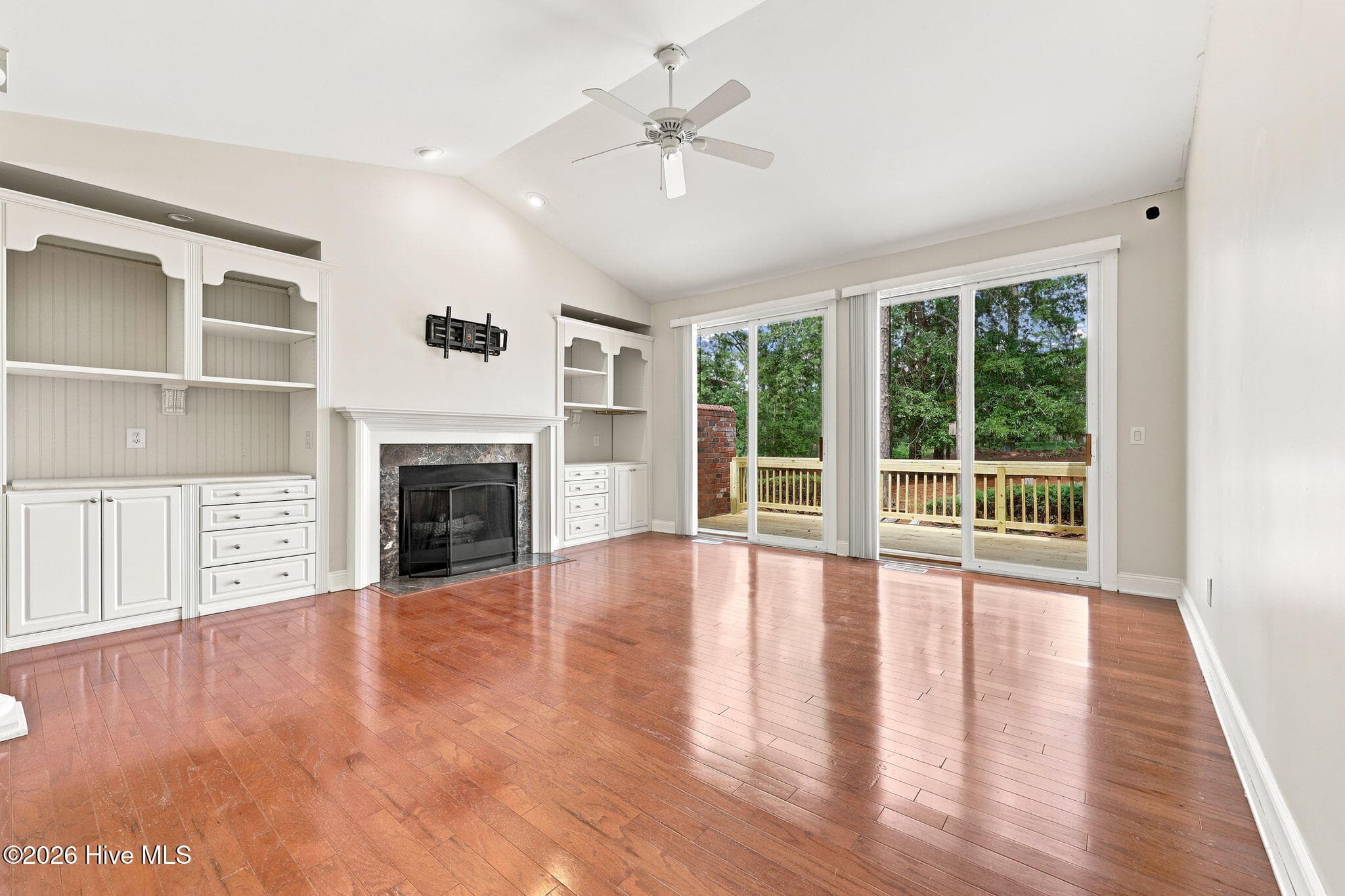 Townhouse at 140 Lighthorse Circle, Aberdeen, NC 28315, photo 20 of 50