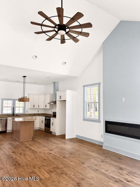 Single Family Residence at 577 3rd Street SE, Bolivia, NC 28422, photo 6 of 15