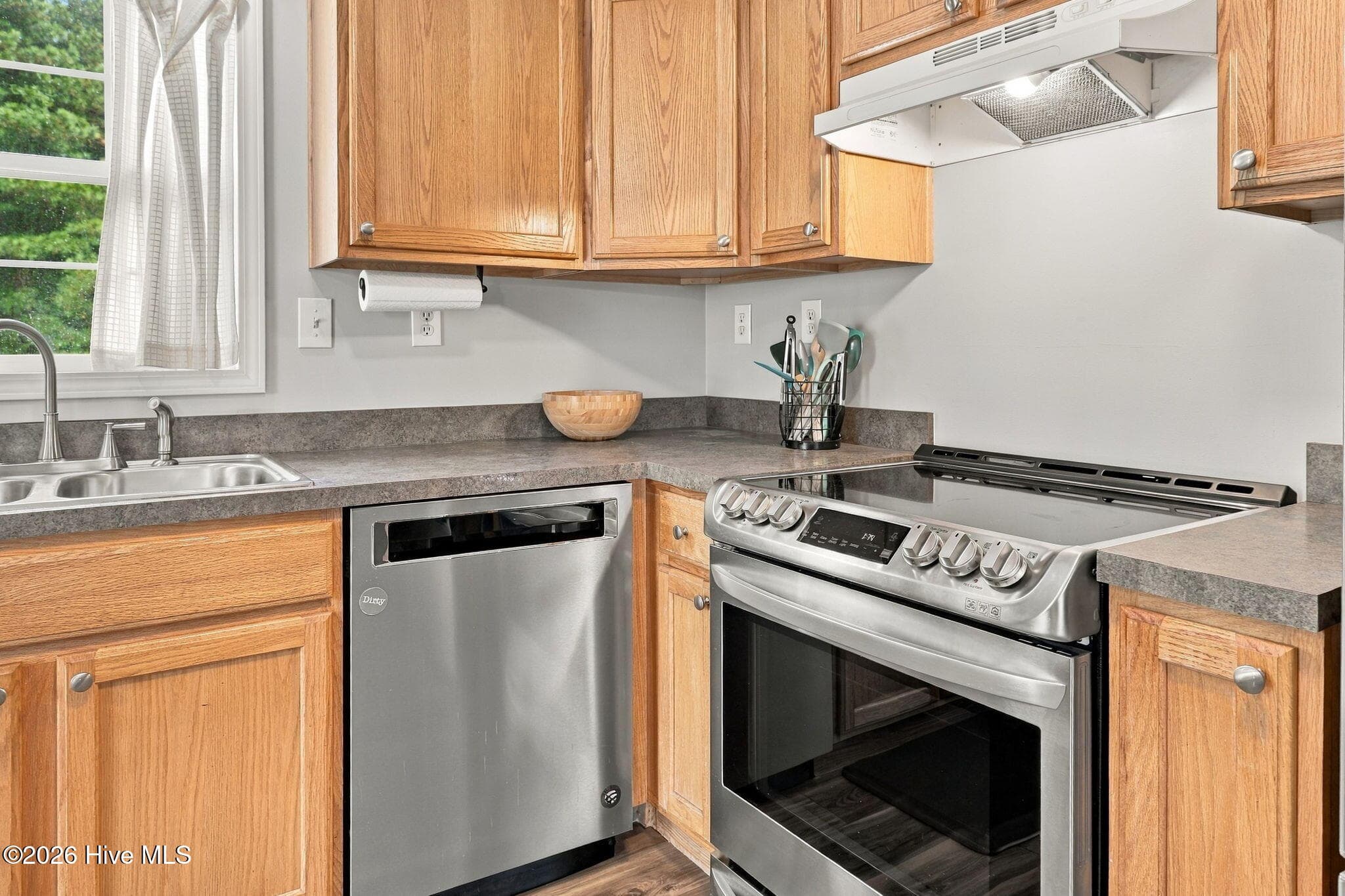Single Family Residence at 163 Guinea Road, Moyock, NC 27958, photo 18 of 37