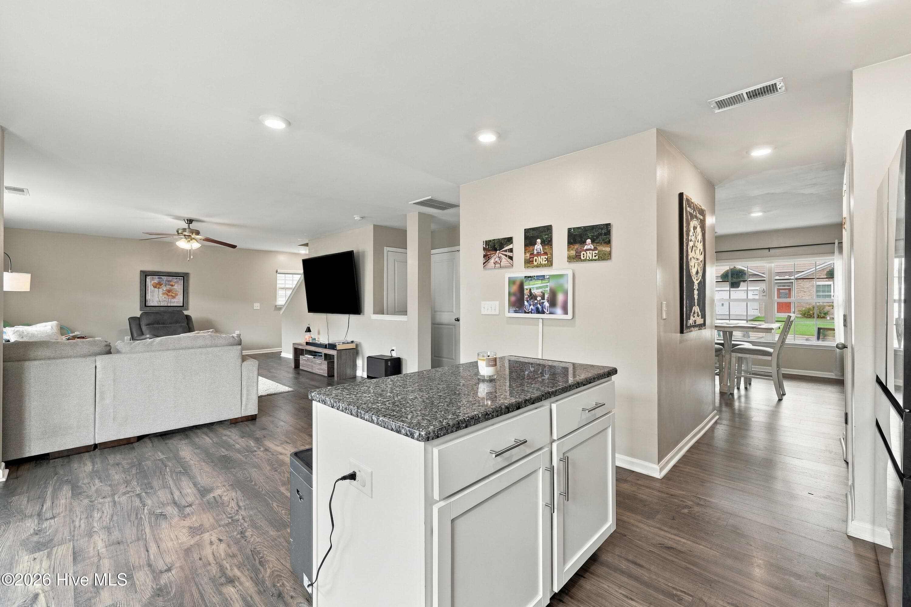 Single Family Residence at 414 Frida Road, New Bern, NC 28560, photo 16 of 54